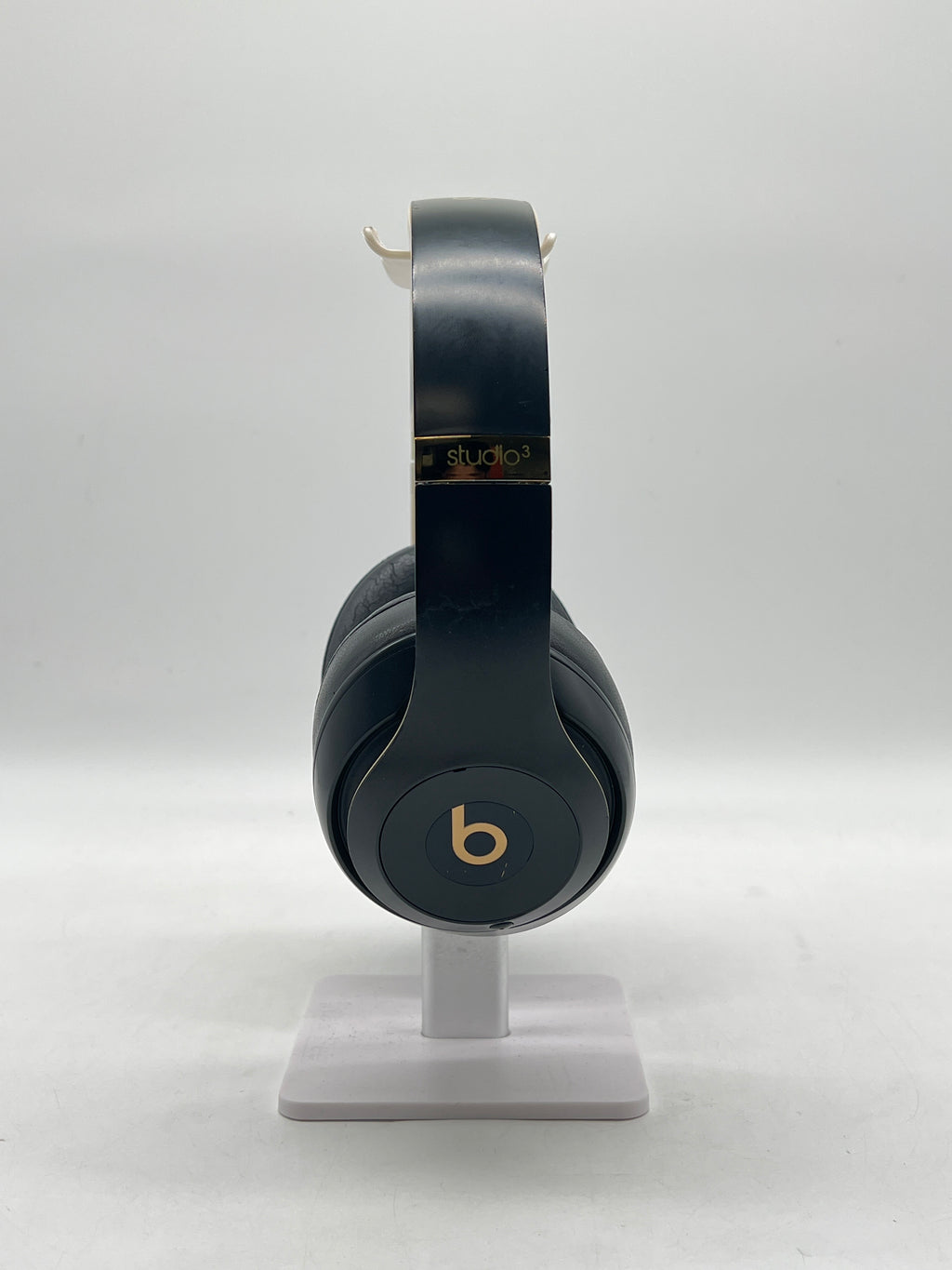Beats Studio3 Wireless Over-Ear Bluetooth Headphones Blue