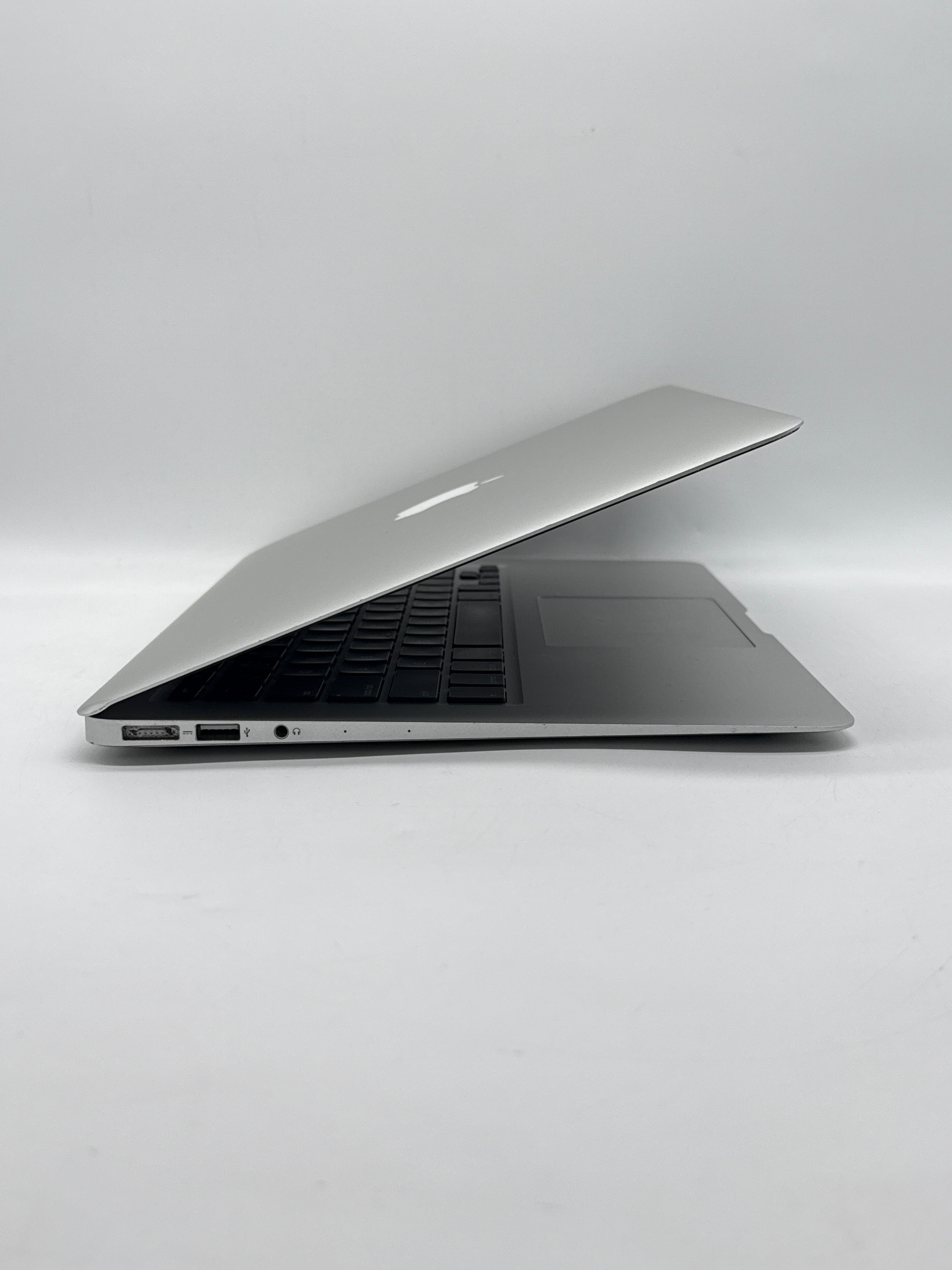 Apple MacBook Air 13" A1466 Core i5 4GB RAM 128GB SSD Silver - For Parts (Read DESC)