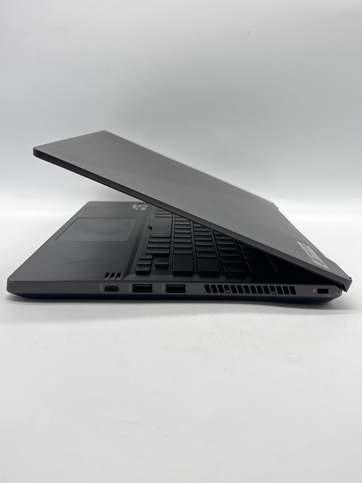 ASUS ROG Zephyrus G14 GA401I 14" AMD Ryzen 7 4800HS 8GB RAM 512GB SSD GTX 1650 Metallic Gray - Used