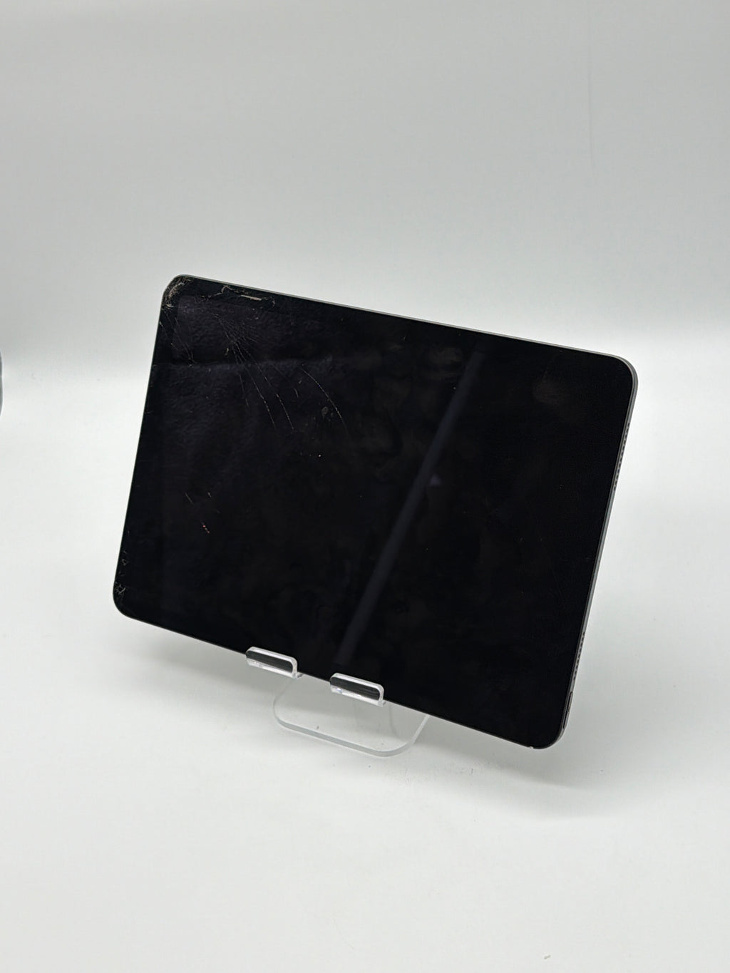 Apple iPad Air (5th Gen) A2588 64GB Wi-Fi Gray - Remotely Managed/Cracked Screen