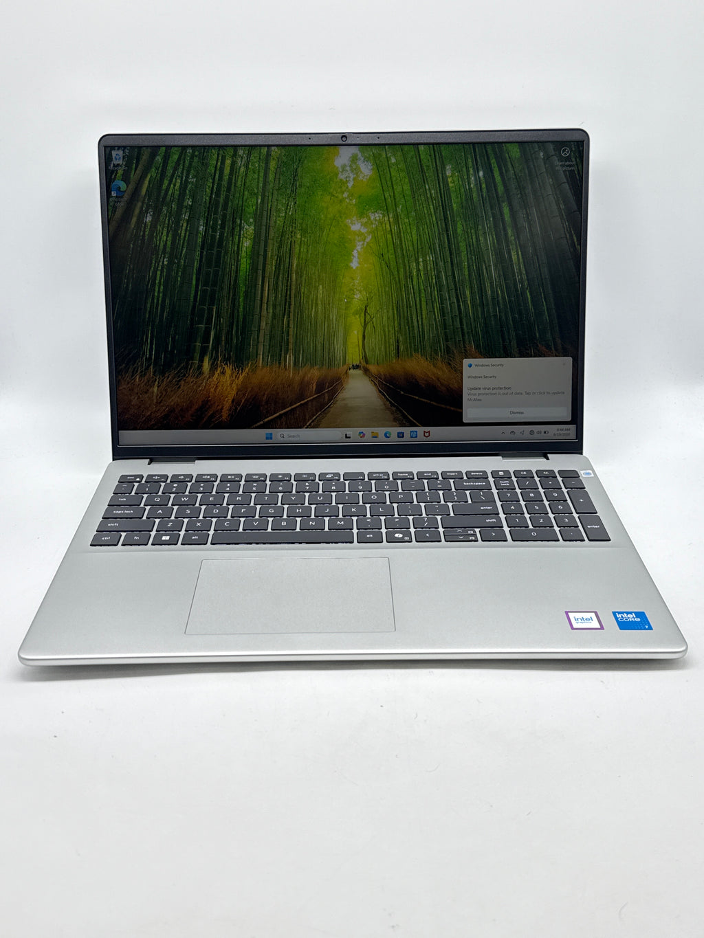 Dell 16 DC16251 16" Intel Core 7 150U 32GB 1TB SSD - Used