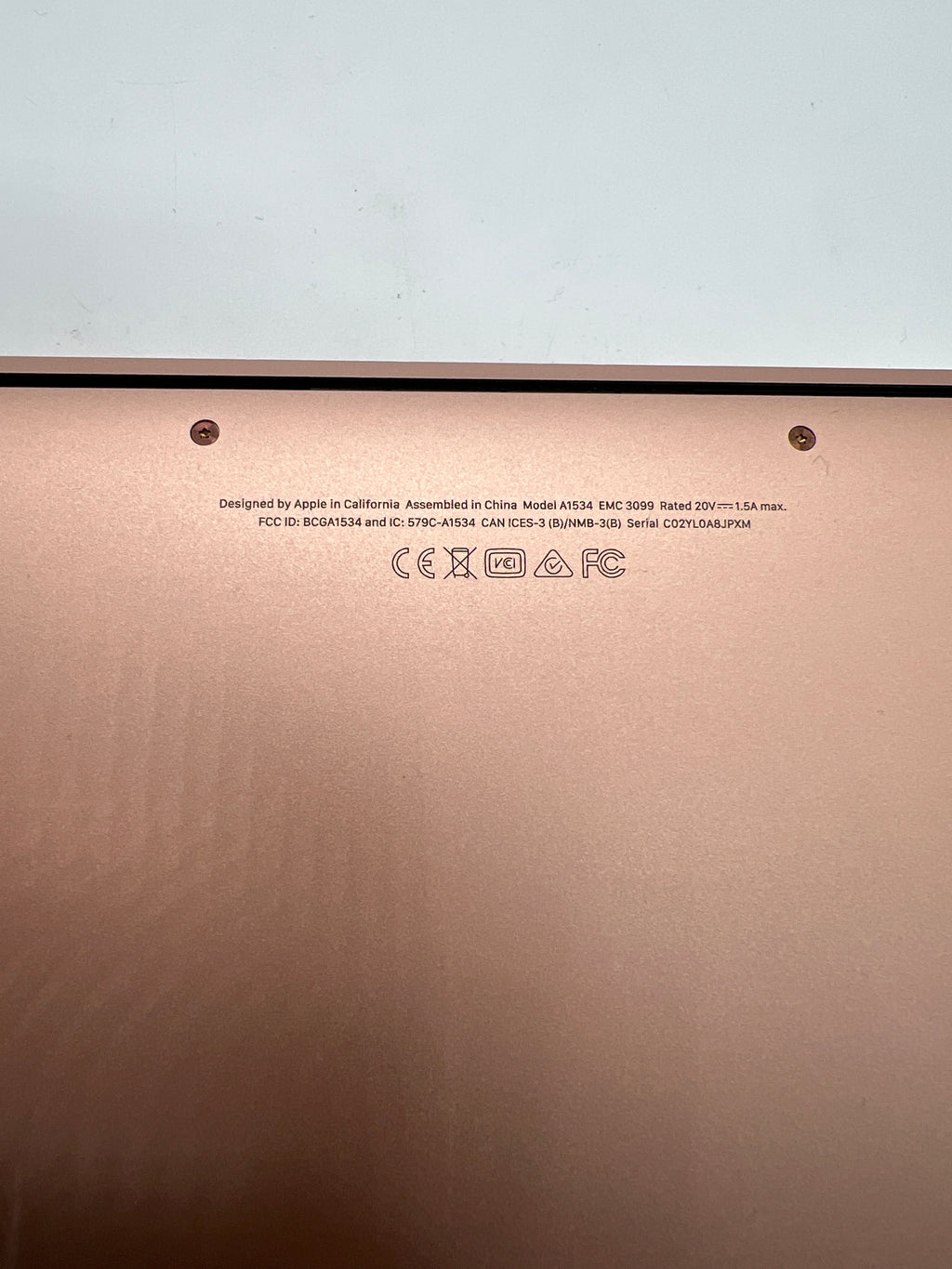 Apple MacBook 12" Retina A1534 2017 Intel Core m3 1.2 GHz 8GB RAM 256GB SSD