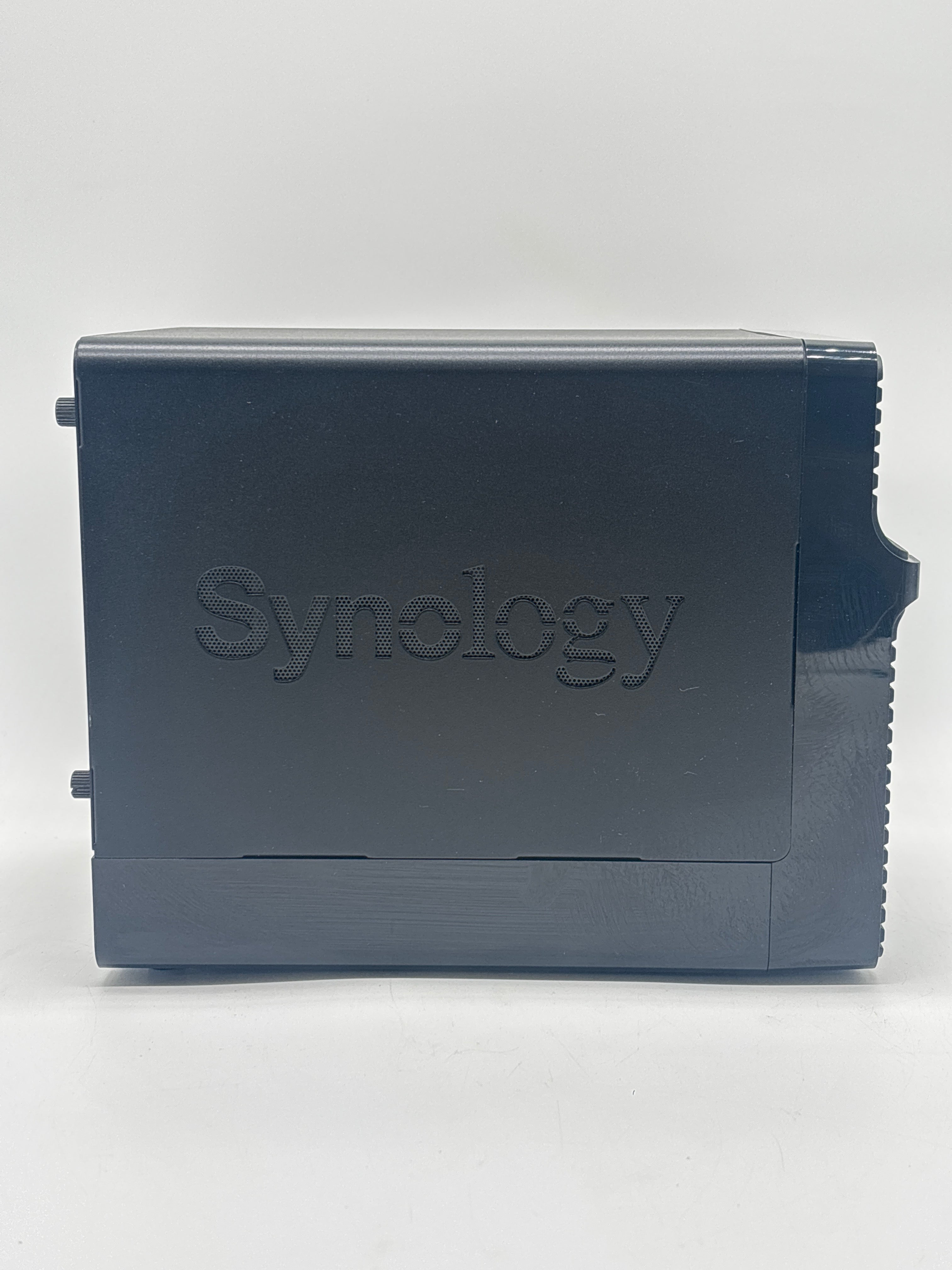 Synology 4-bay DiskStation DS423 (Diskless)- For Parts (NO Power)