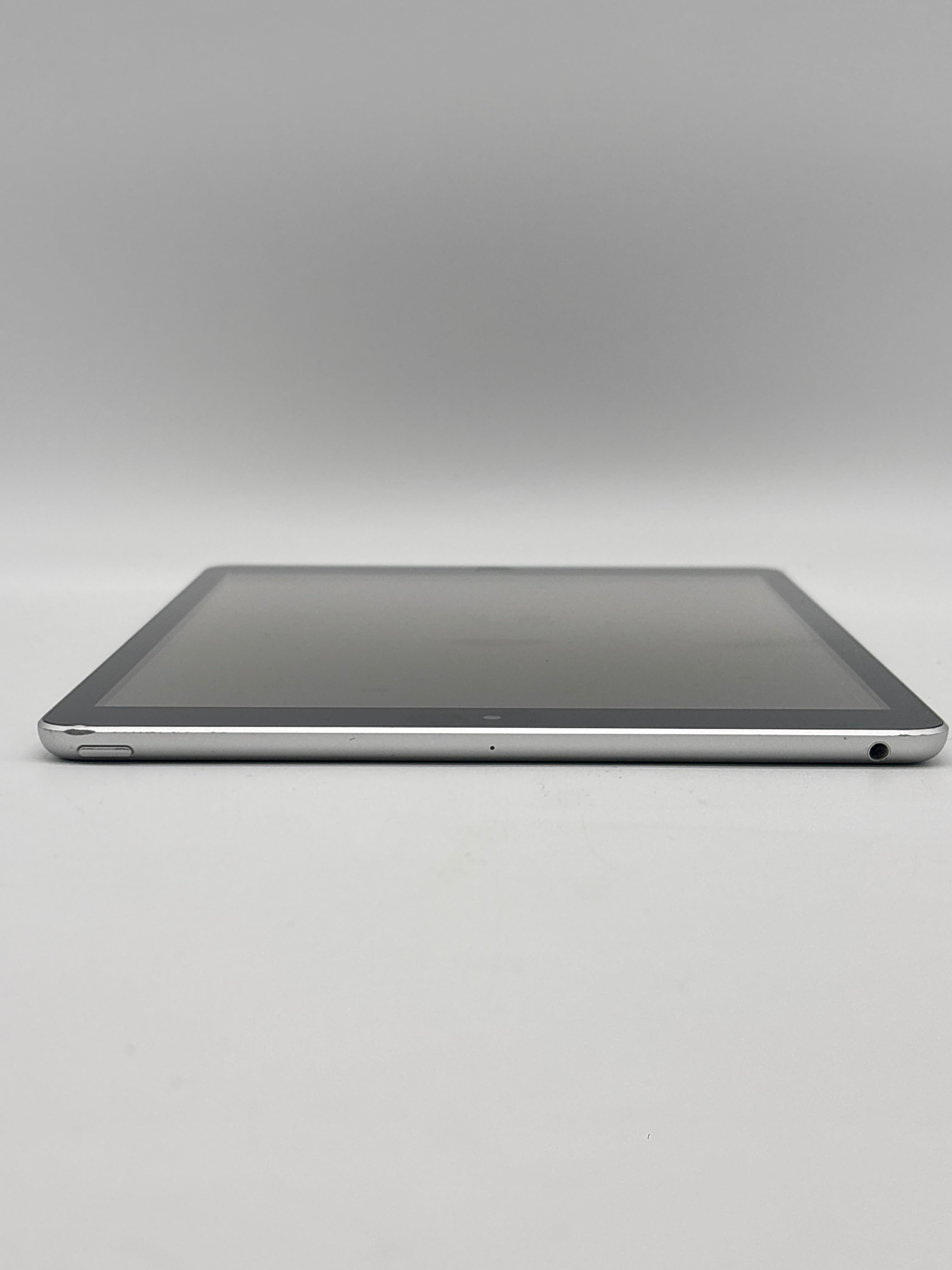 Apple iPad (9th Gen) 10.2 in A2602 64 GB Wi-Fi Silver Used