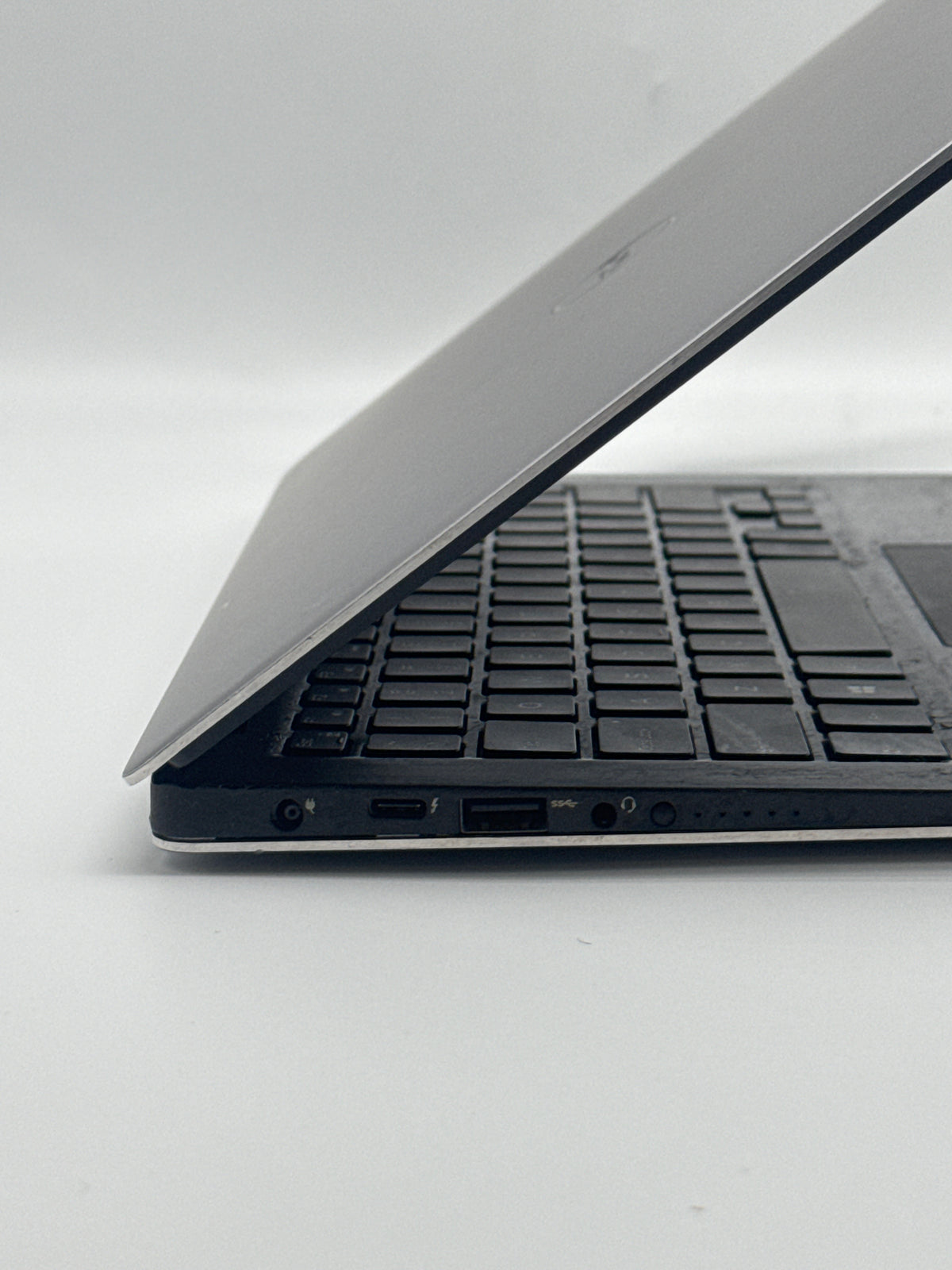 Dell XPS 13 9350 Intel Core i5-6200U 8GB RAM 256GB SSD Black - Used