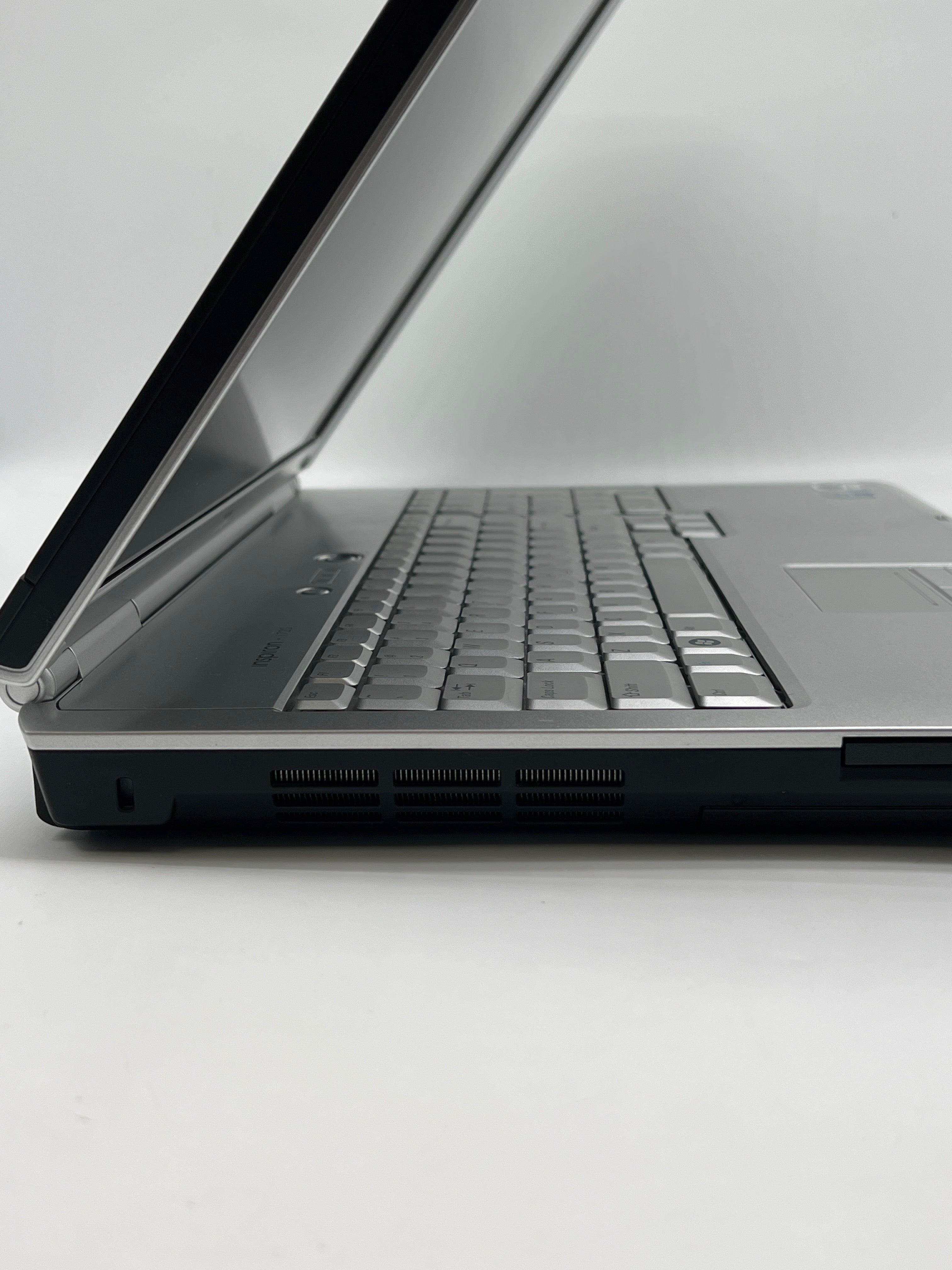 Dell Inspiron 1720 Intel Core 2 Duo 4GB DDR2 - New Open Box