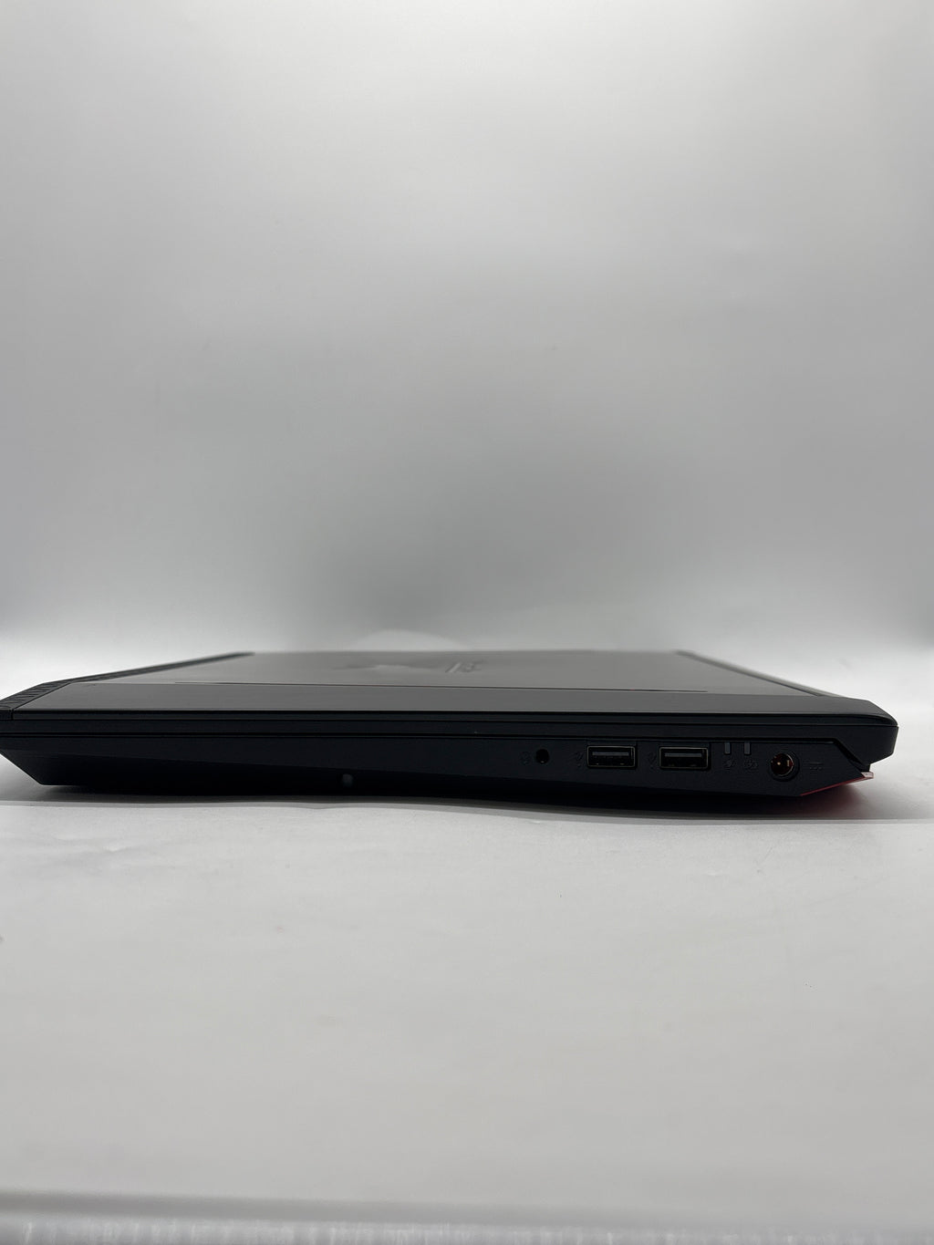 Acer Predator Helios 300 15.6" Core i7-8750H 16GB RAM 256GB SSD GTX 1060 Black - Used