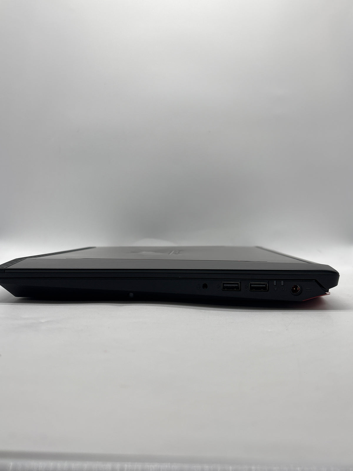 Acer Predator Helios 300 15.6" Core i7-8750H 16GB RAM 256GB SSD GTX 1060 Black - Used