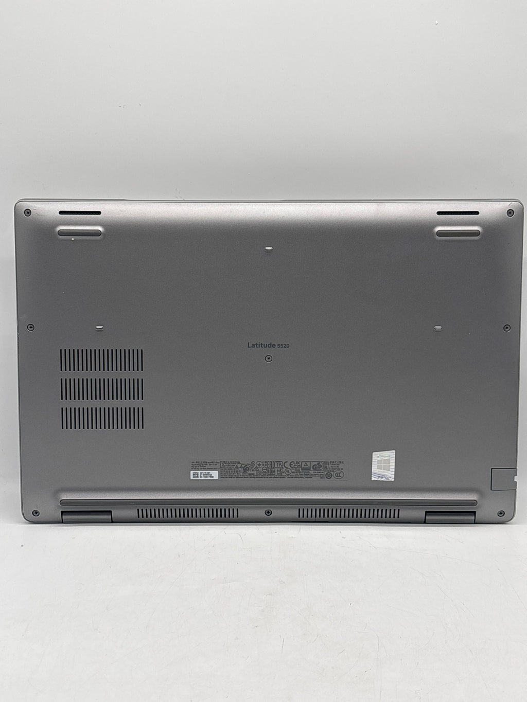 Dell Latitude 5520 15.6" Intel Core i5-1145G7 16GB RAM 256GB SSD Gray - READ