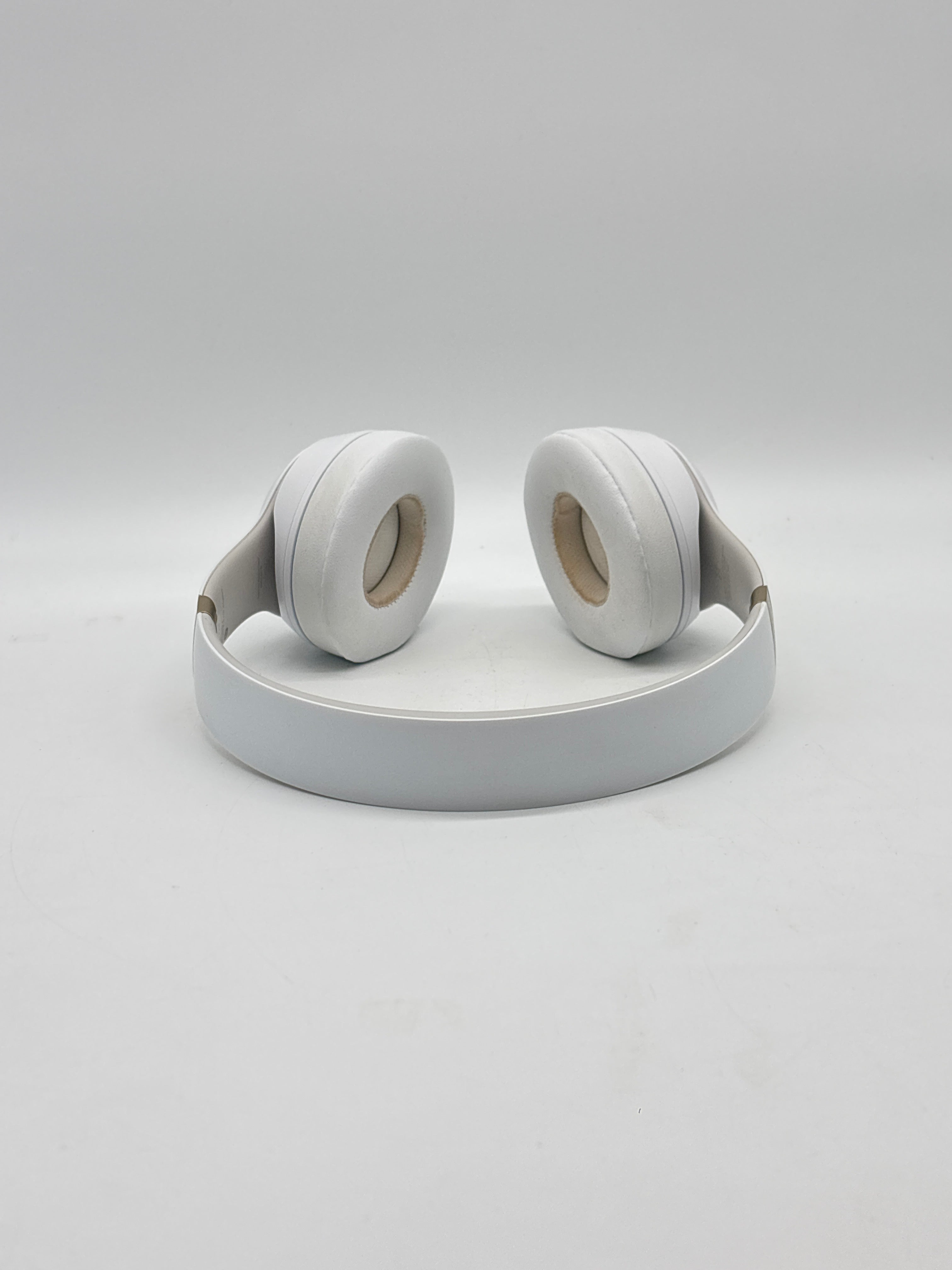 Beats Solo 4 Wireless Headphones White