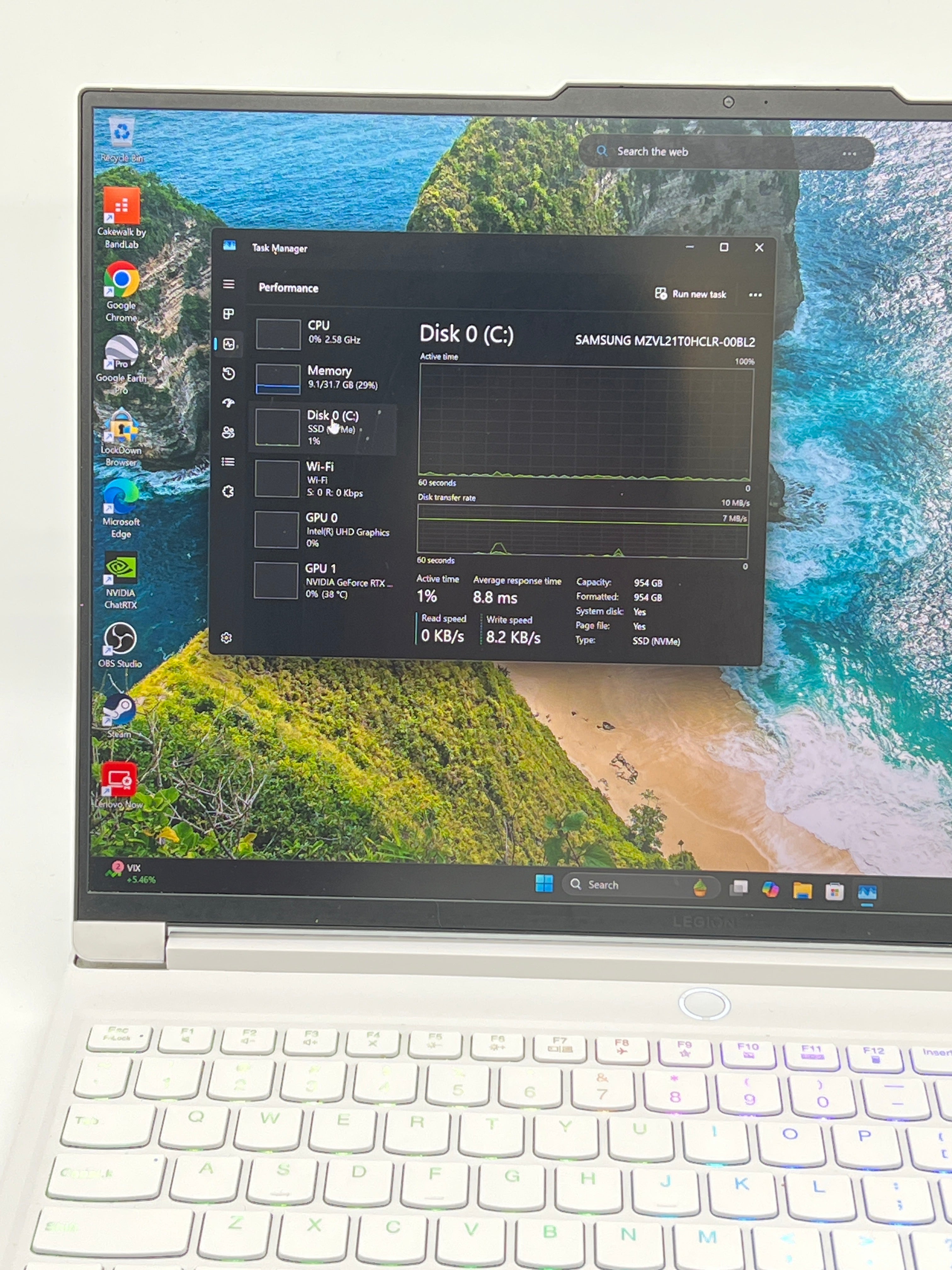 Lenovo Legion 7 16IRX9 16 inch i9-14900HX 32GB 1TB RTX 4070 White