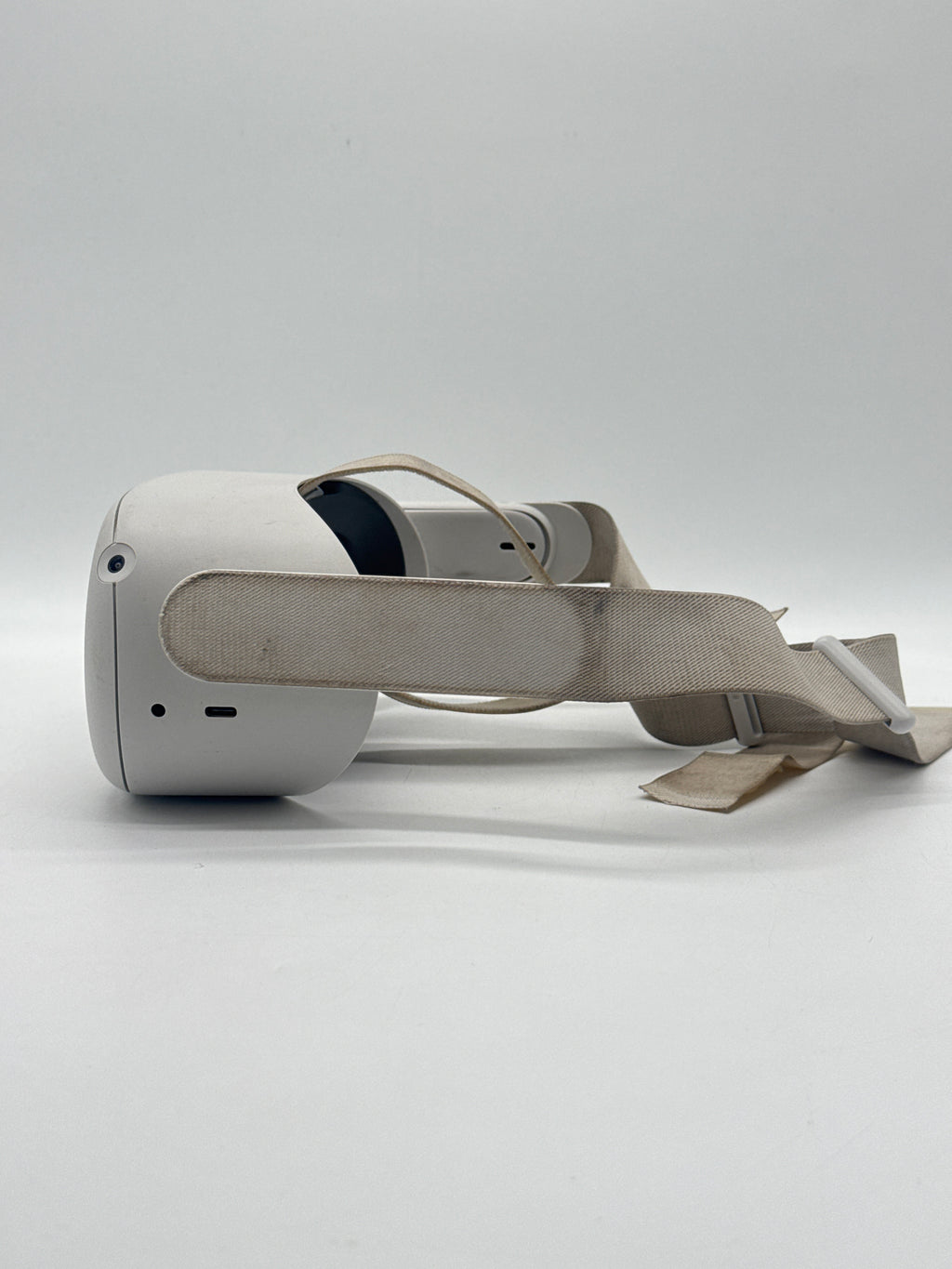 Meta Quest 2 KW49CM Standalone All-in-One VR Headset 64GB White