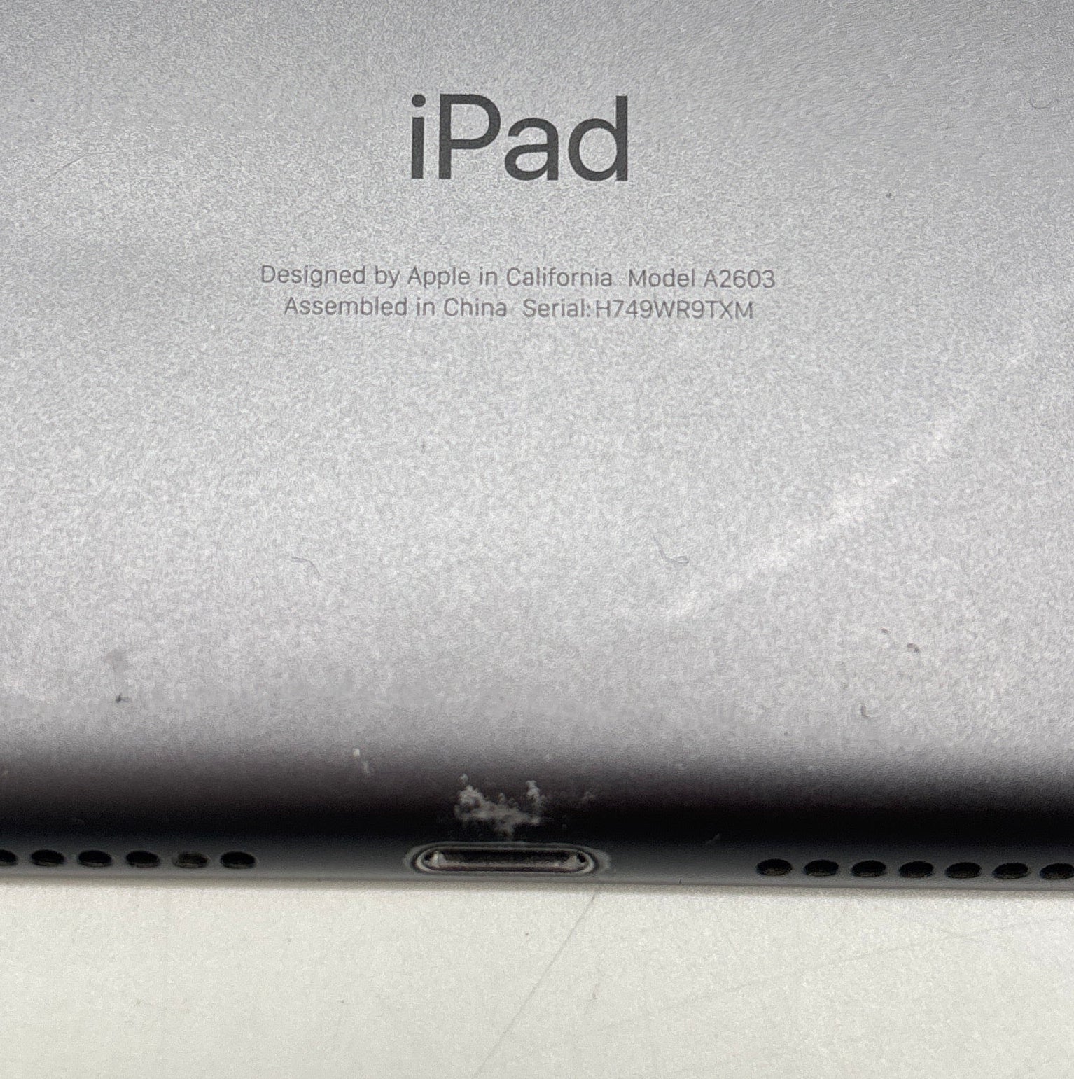 Apple iPad (9th Gen) A2603 64GB Wi‑Fi + Cellular - Broken LCD