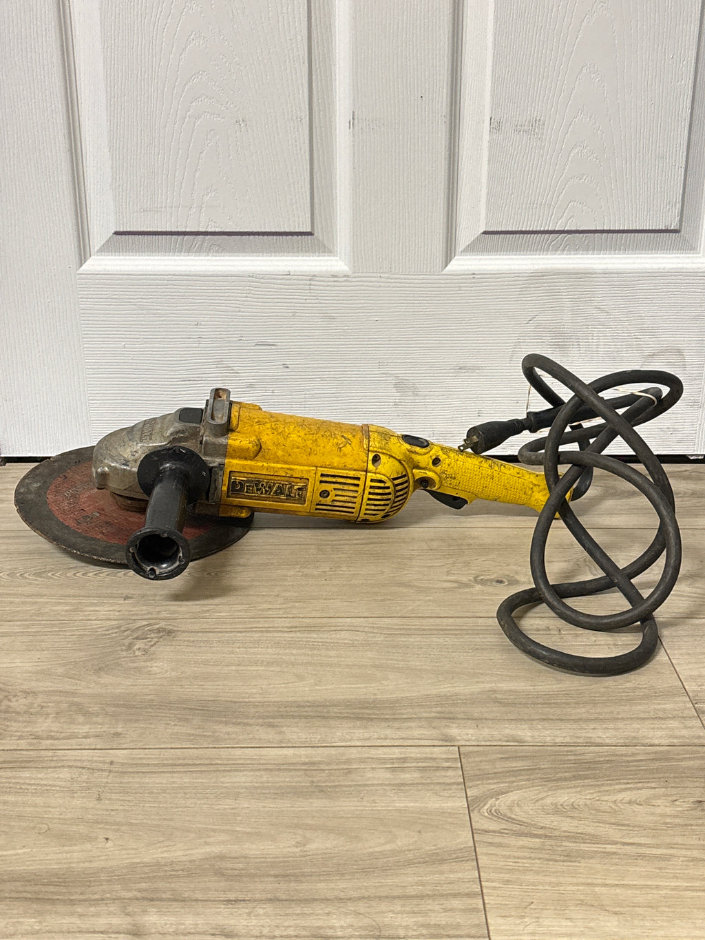 DWE4517 DEWALT 7" 7 INCH ANGLE GRINDER
