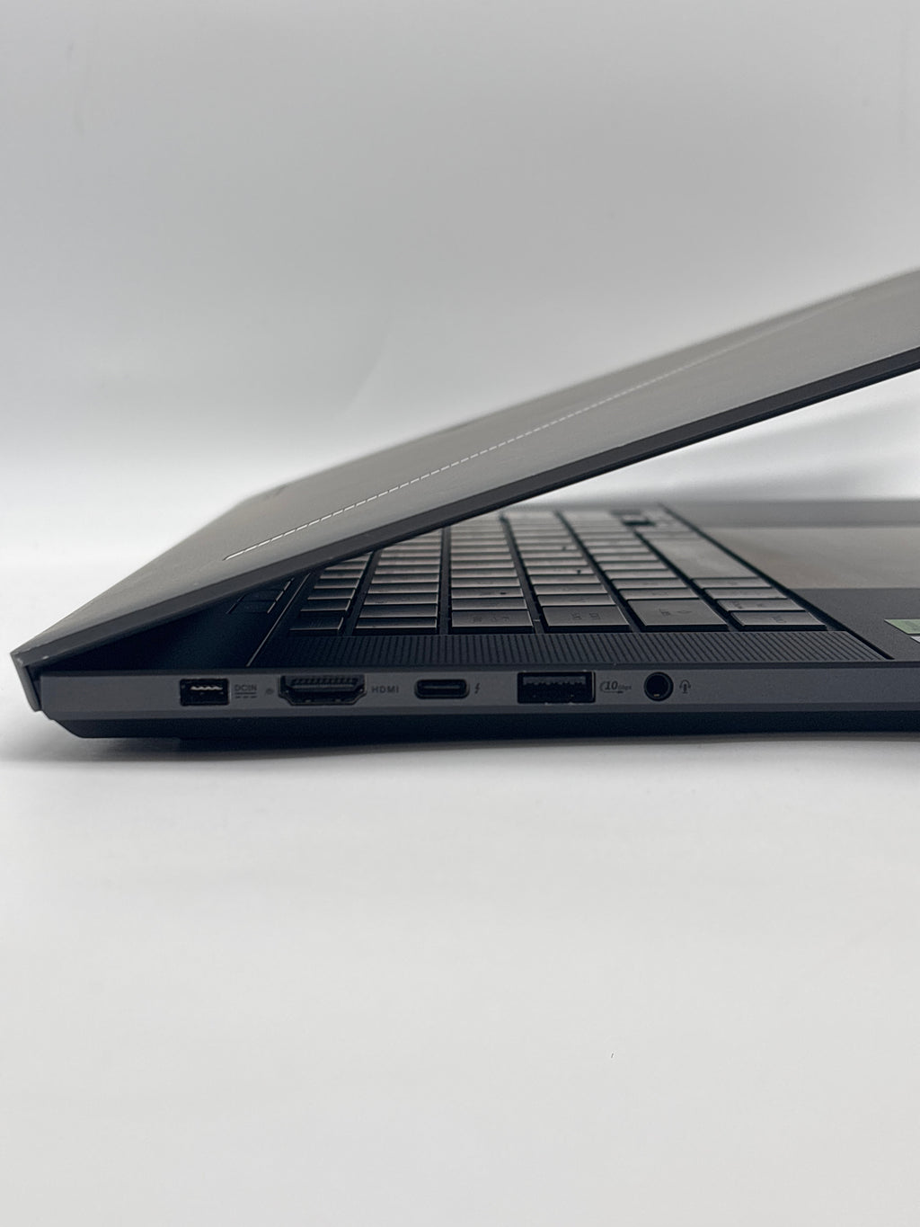 ASUS ROG Zephyrus G16 Ultra 9 285H 32GB RAM 2TB SSD RTX 5080