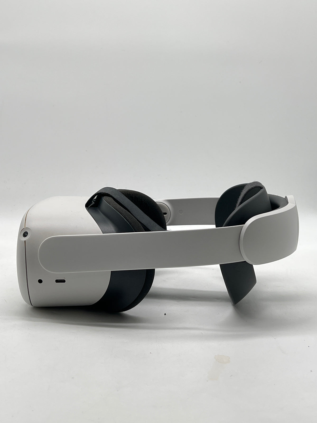 Meta Quest 2 128GB VR Headset - For Parts Cracked Facial Cover
