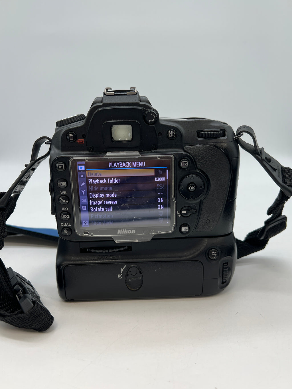 Nikon D90 Digital Camera with 18-55mm Lens Battery Grip - Used