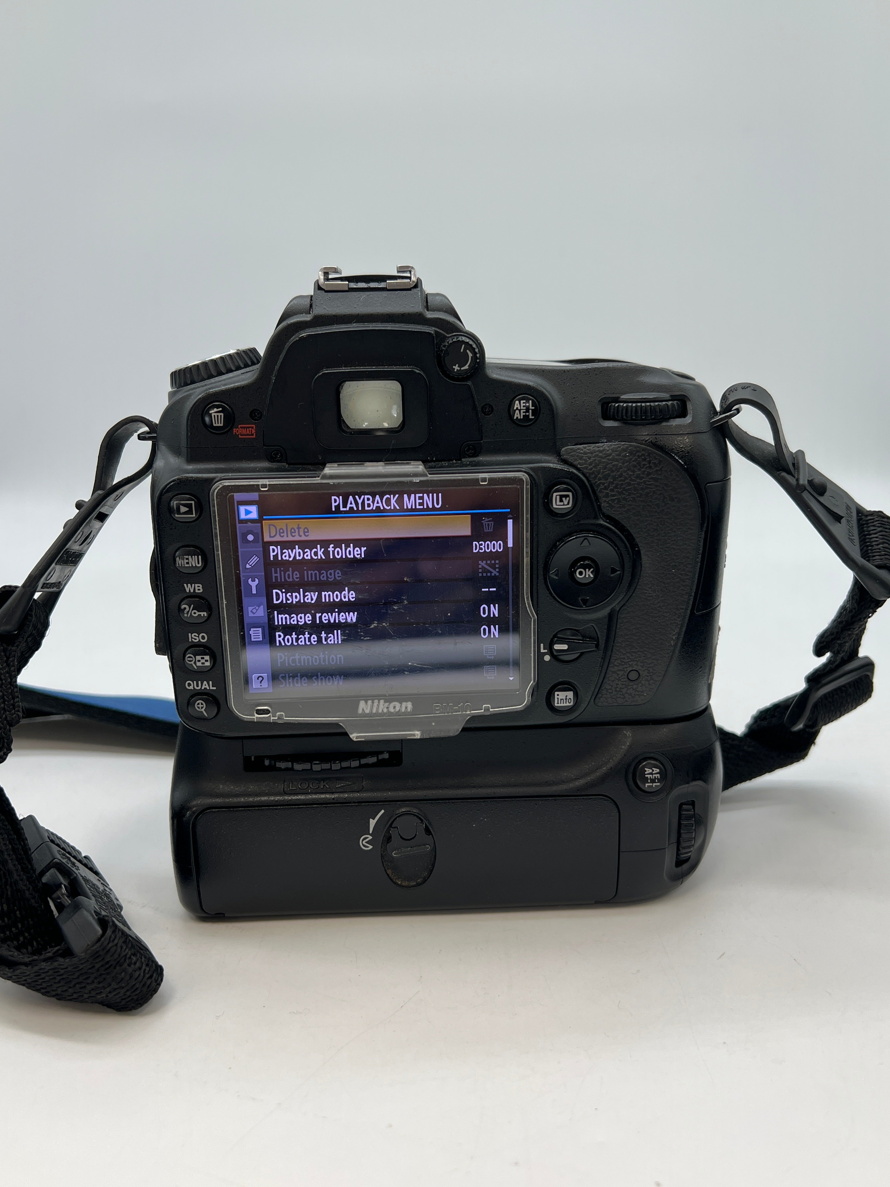Nikon D90 Digital Camera with 18-55mm Lens Battery Grip - Used