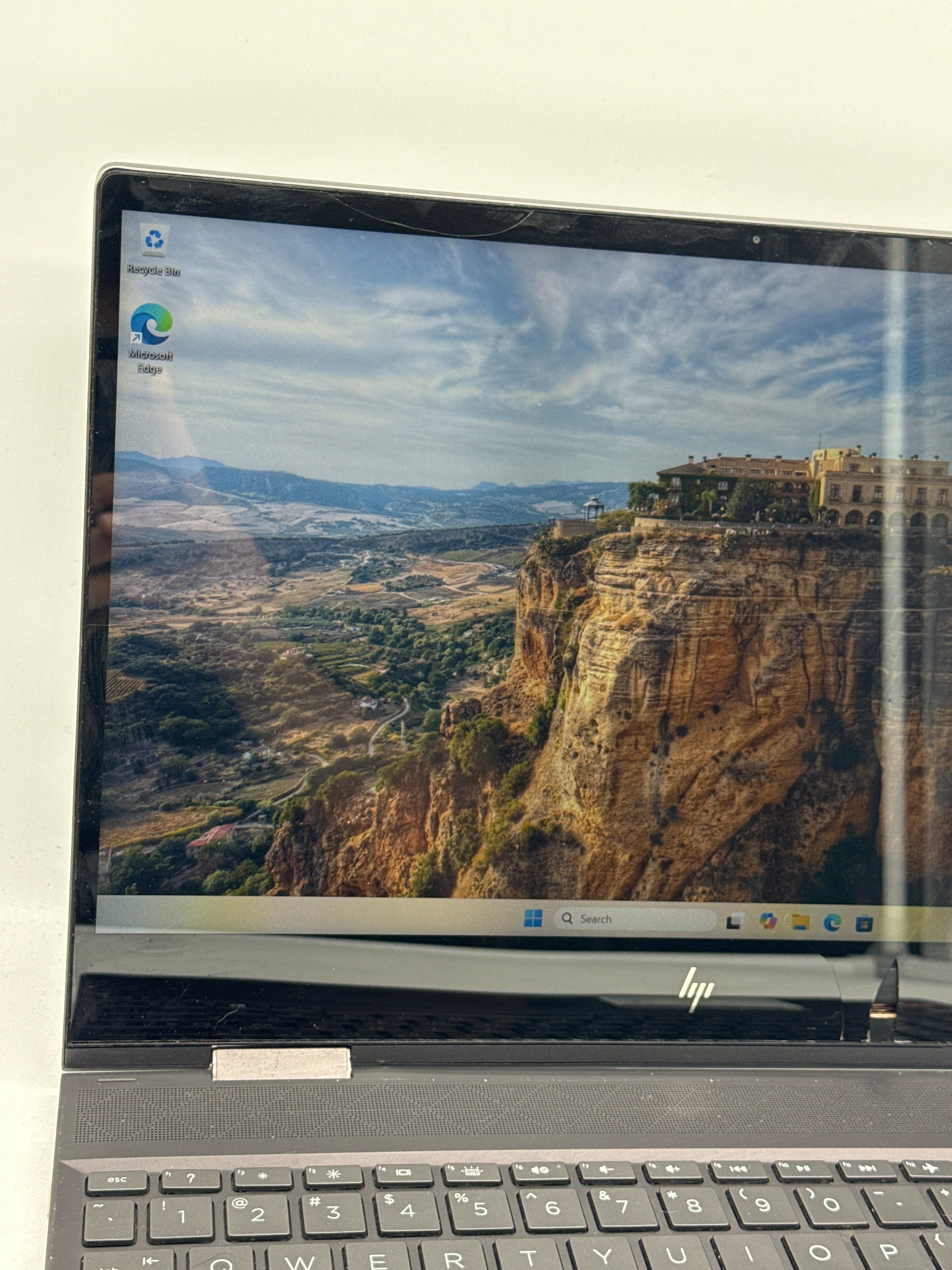 HP Envy x360 15m-ds0xxx 15.6" Ryzen 5 3500U 8GB RAM 256GB SSD - For Parts