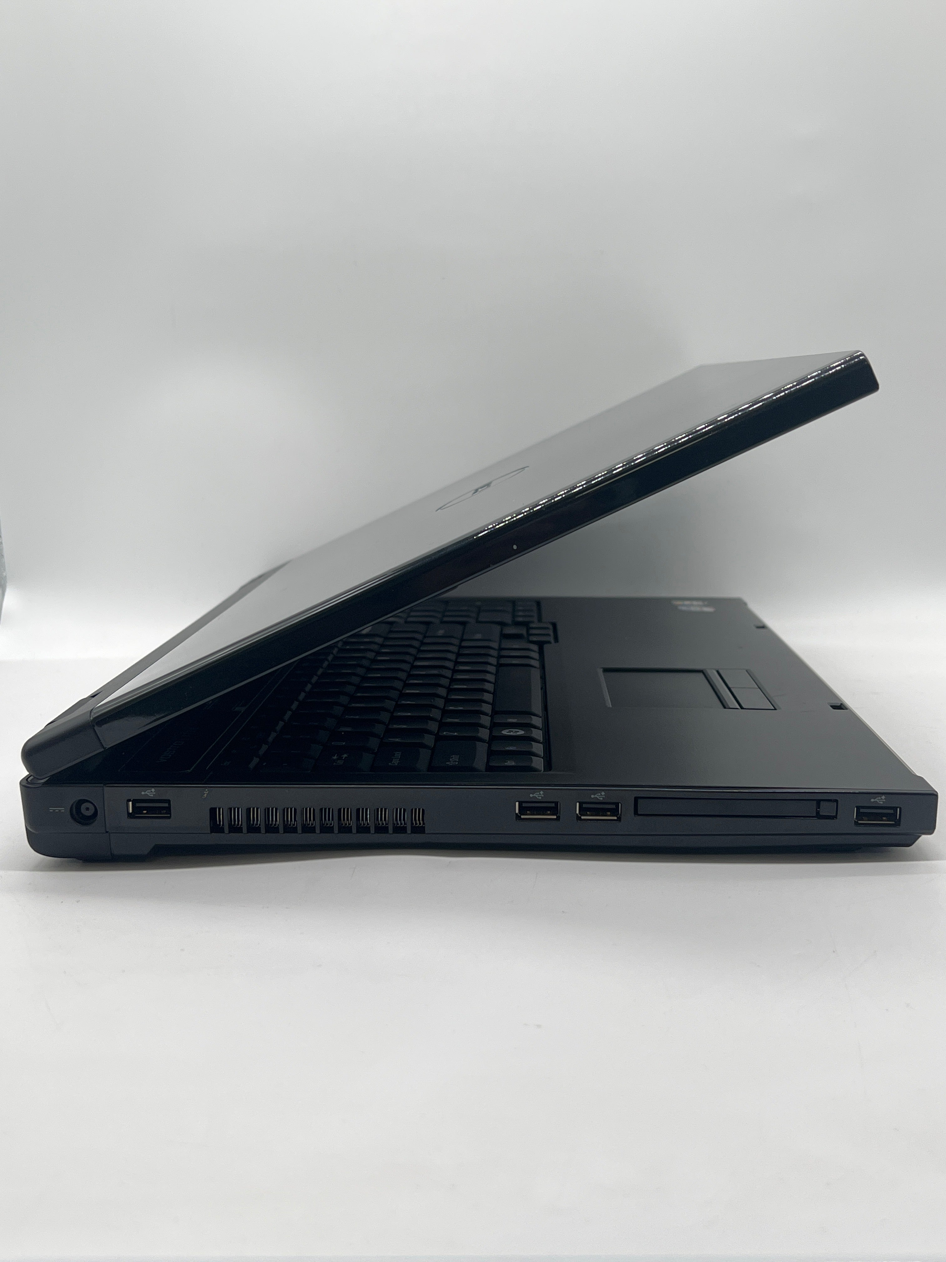 Dell Vostro 1720 2 Duo T9550 4GB RAM 160GB HD - For Parts (Bad Battery)