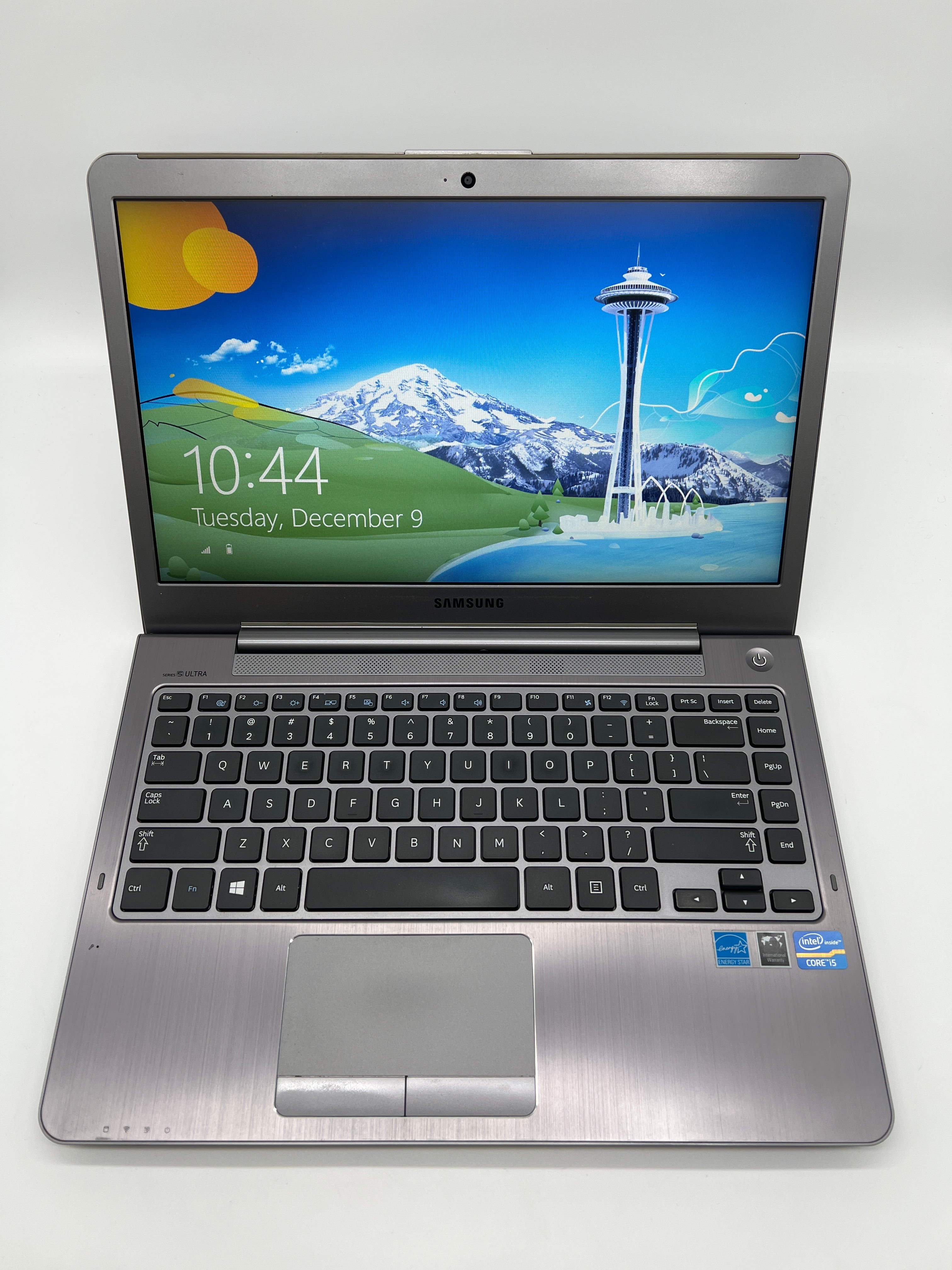 Samsung NP520U4C i5 8GB RAM 750GB HDD
