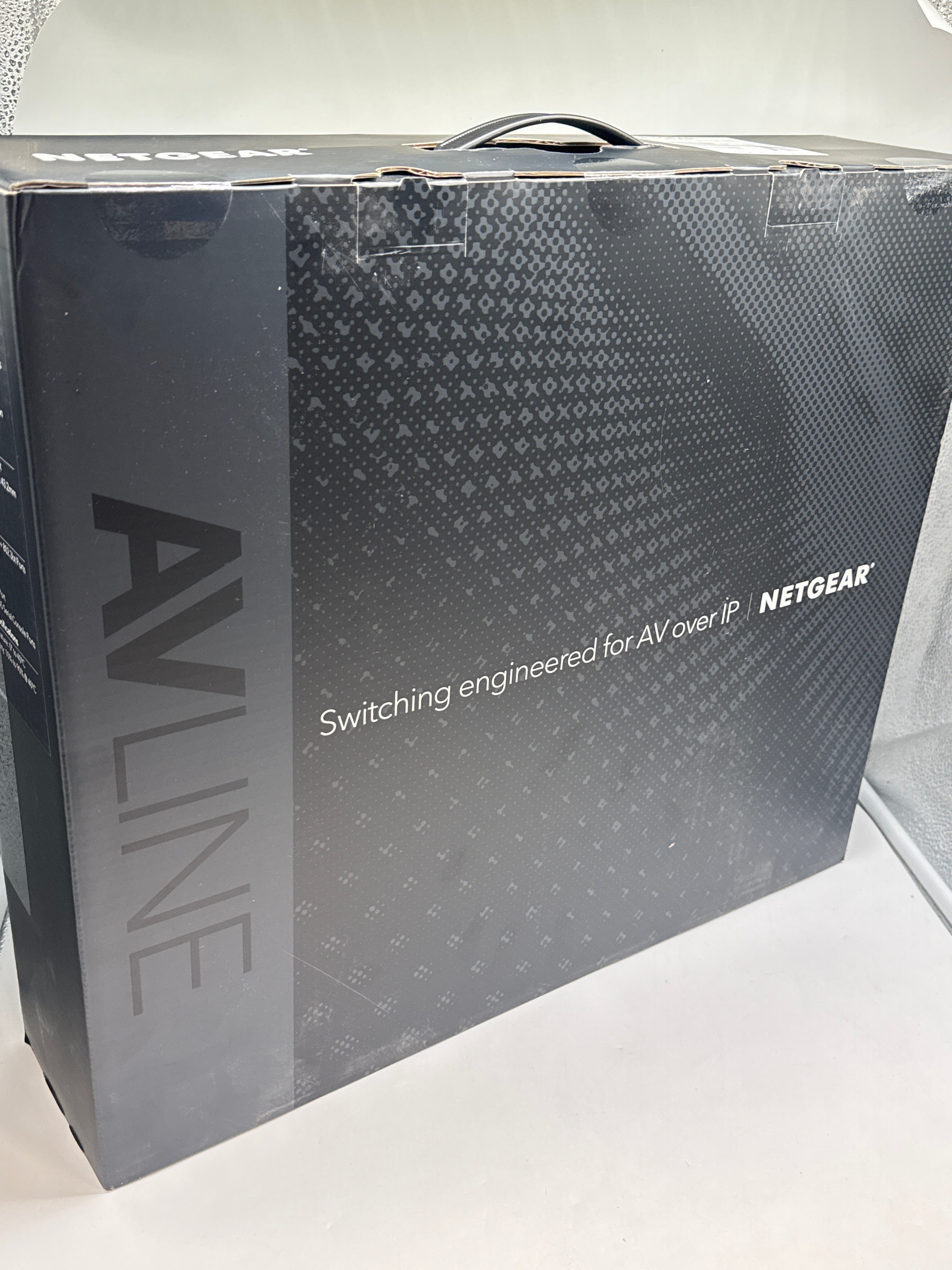 NETGEAR GSM4230UP M4250-26G4F-PoE++ Fully Managed Switch - New in Box