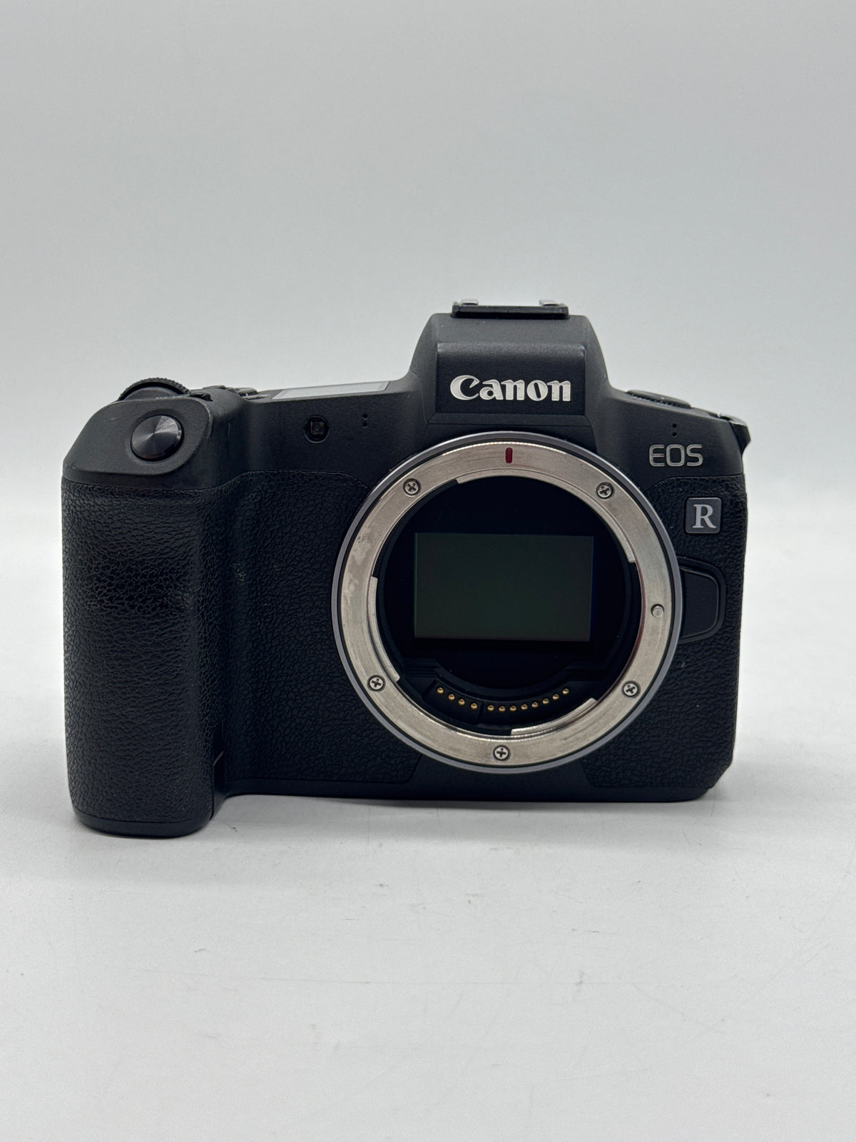 Canon EOS R Mirrorless Camera w/ Lens Black - Used