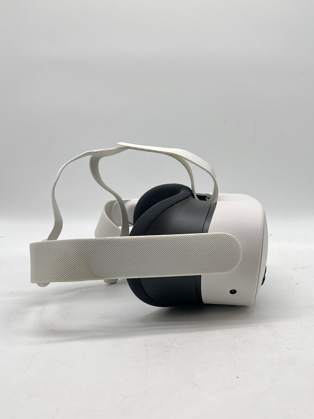 Meta Quest 3S 128GB Standalone All-in-One VR Headset White - Used