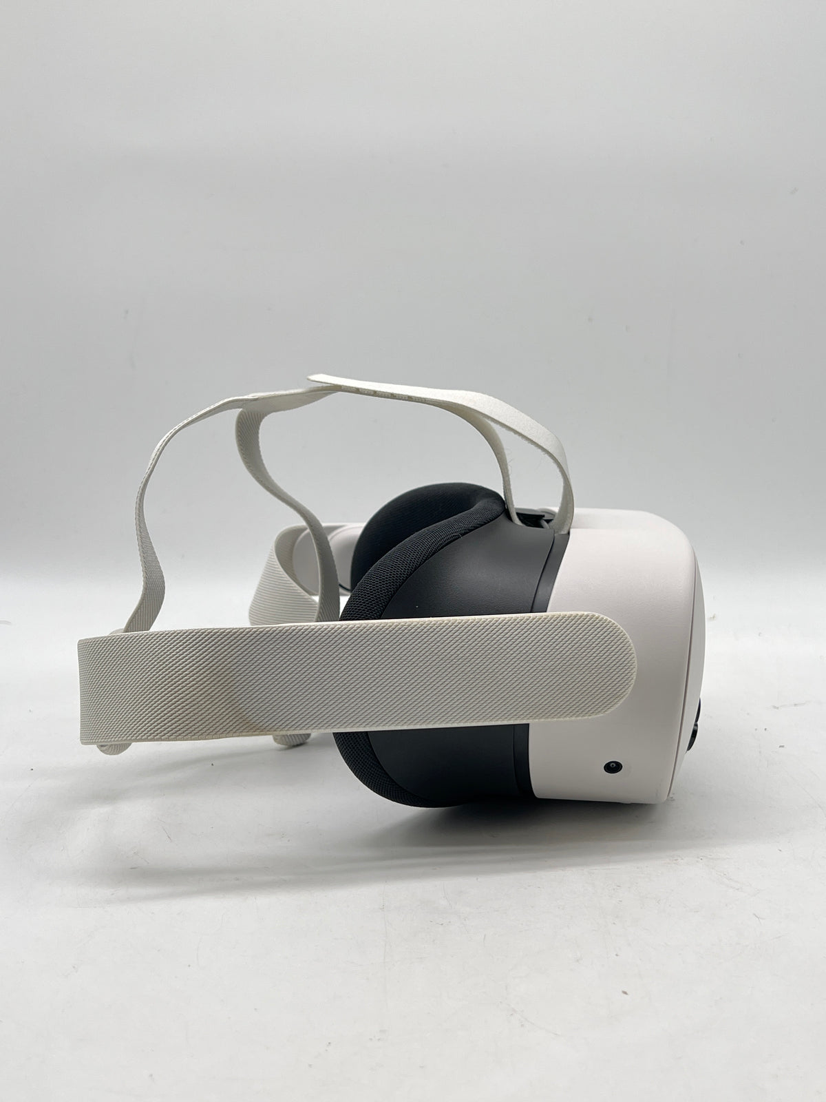 Meta Quest 3S 128GB Standalone All-in-One VR Headset White - Used