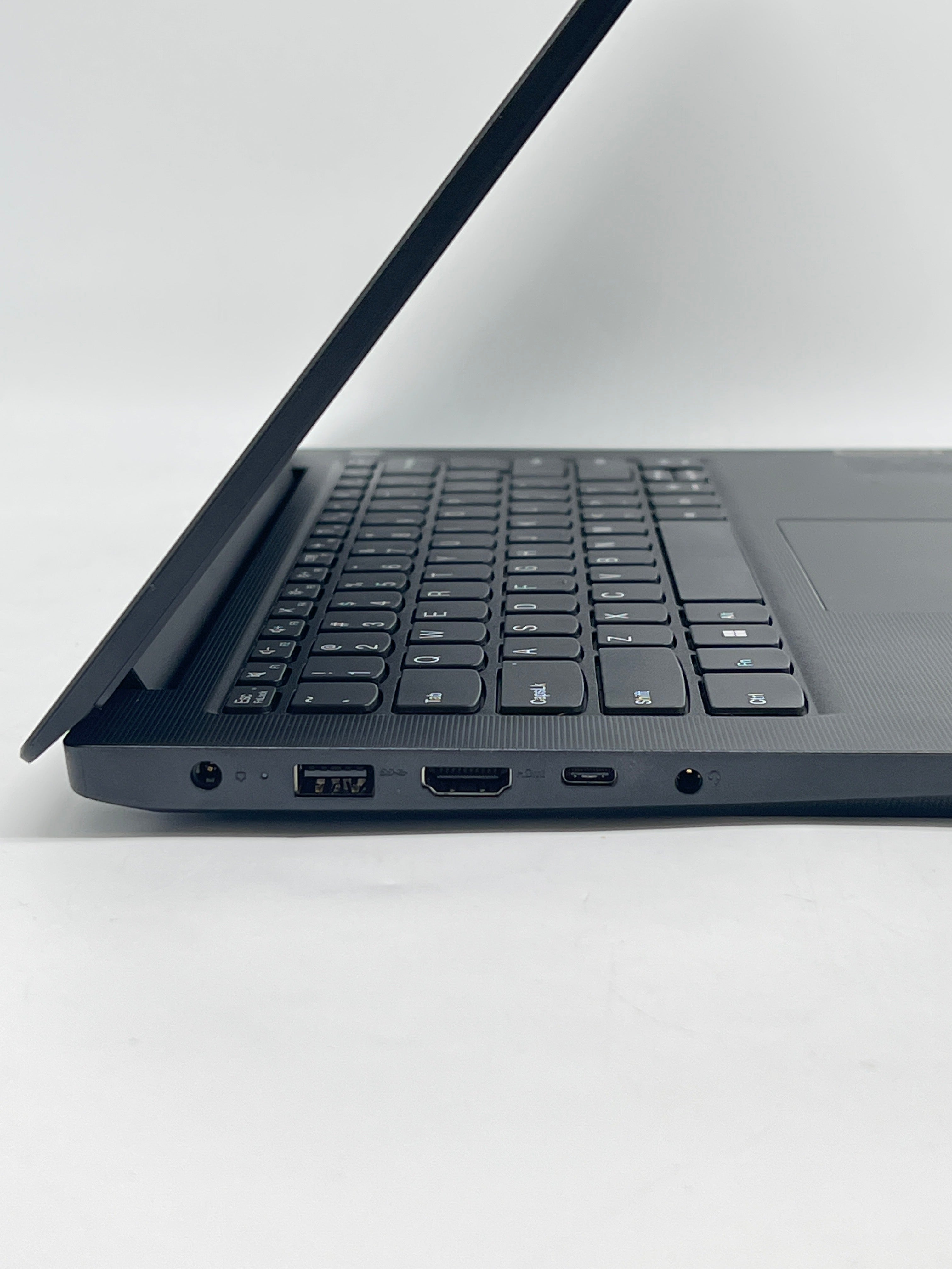 Lenovo ThinkPad V14 G3 Ryzen 5 5625U 8GB RAM 256GB SSD - For Parts (Read)