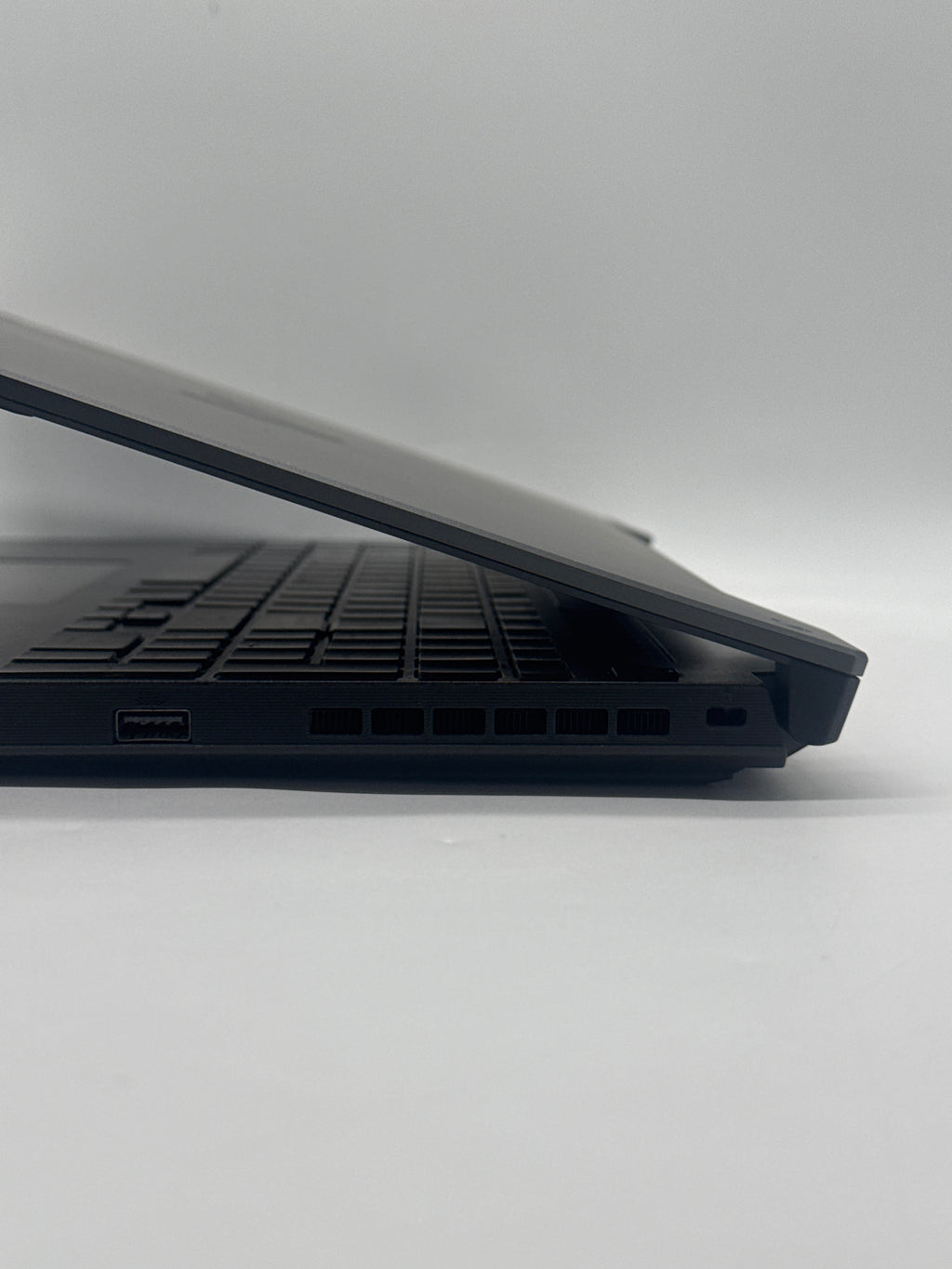 Asus TUF F15 FX507Z 15.6" i5-12500H 16GB RAM 512GB SSD GeForce RTX 3050