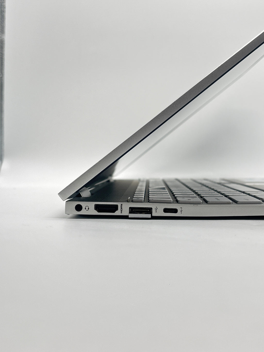 HP Envy X360 15m-edxxx i7-1065G7 12GB RAM 512GB SSD - For Parts (READ)