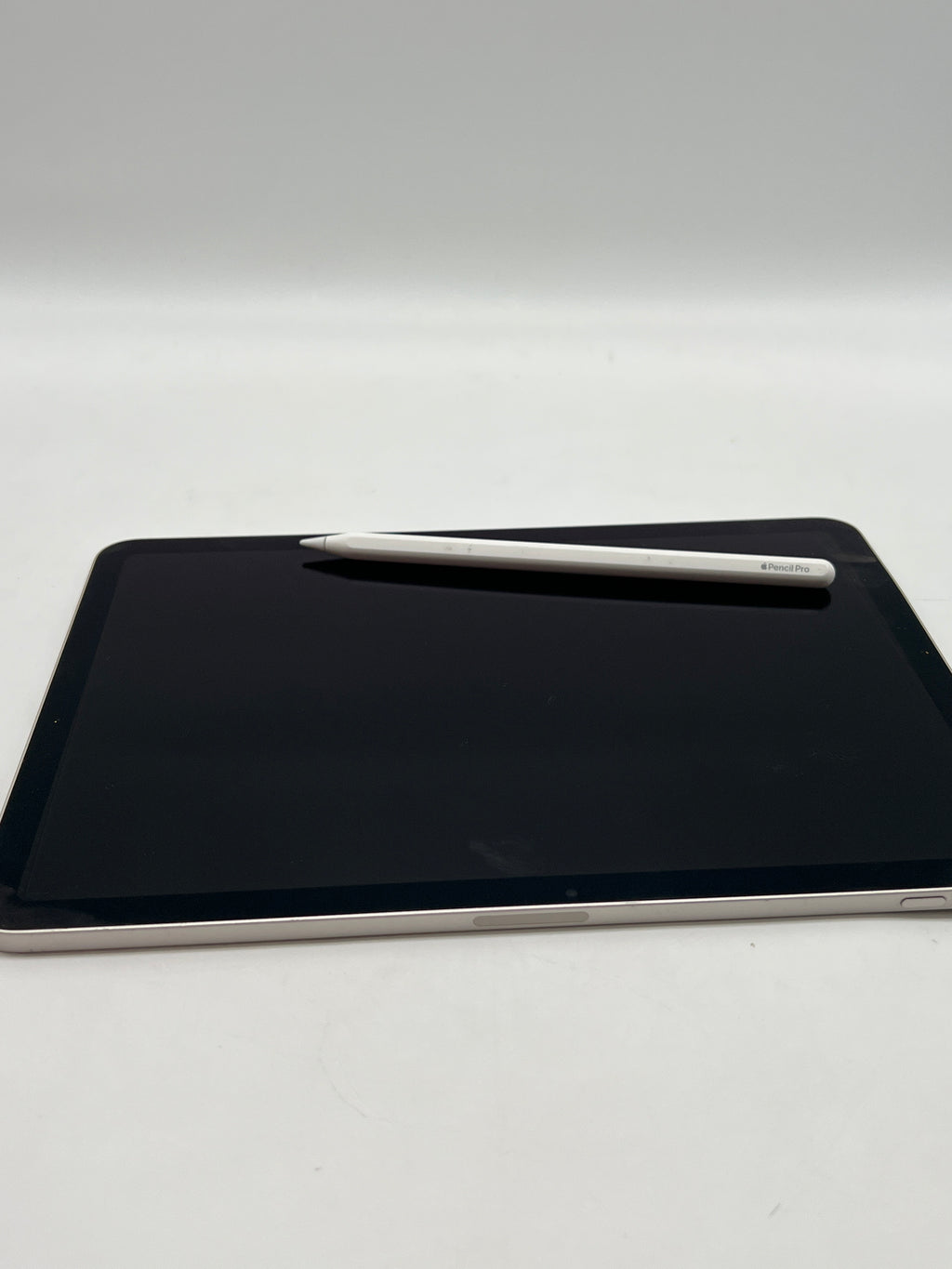 Apple iPad Air 11" M3 Wi Fi With Apple Pencil Pro - Used (Frame dent)
