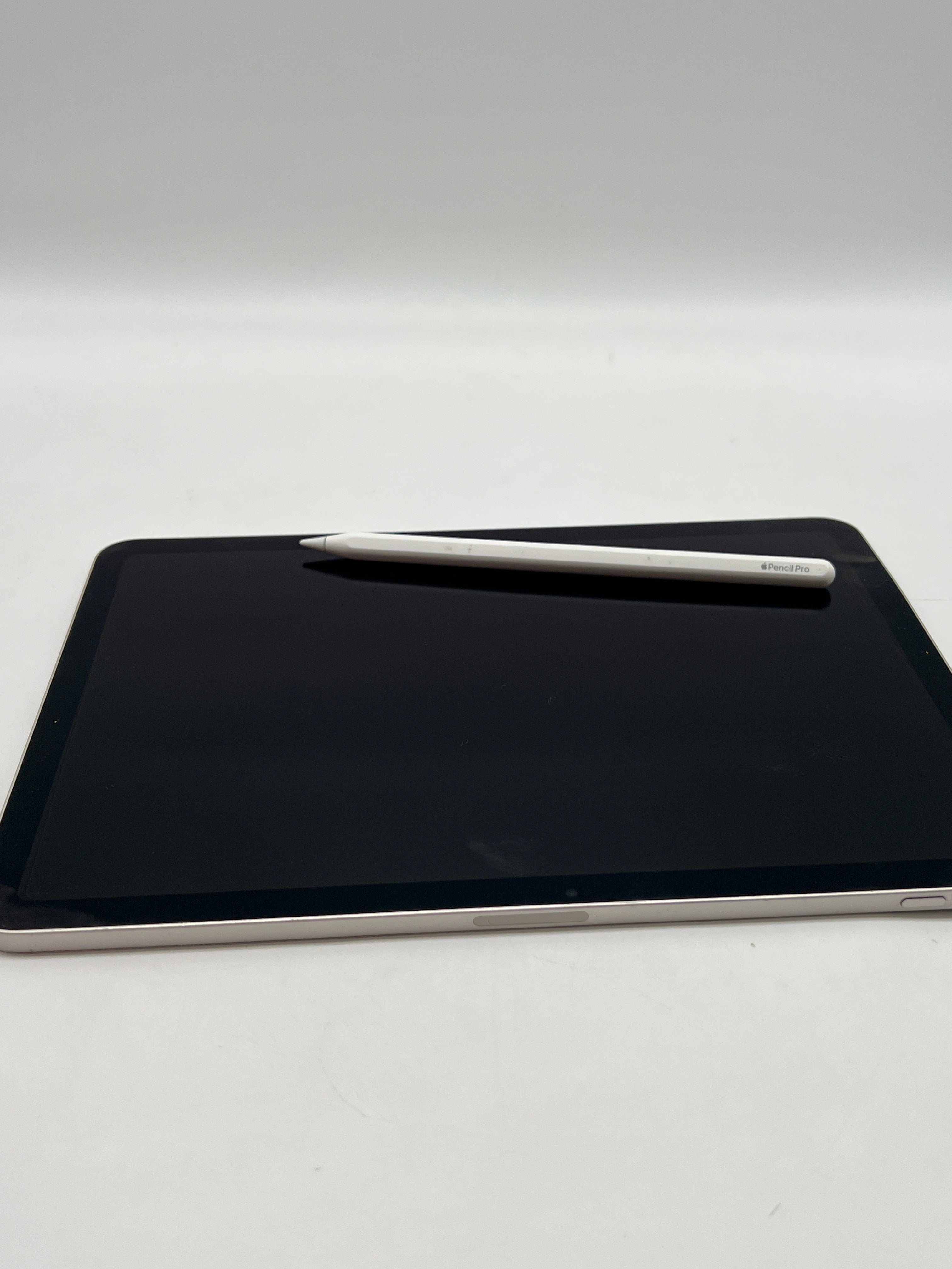 Apple iPad Air 11" M3 Wi Fi With Apple Pencil Pro - Used (Frame dent)