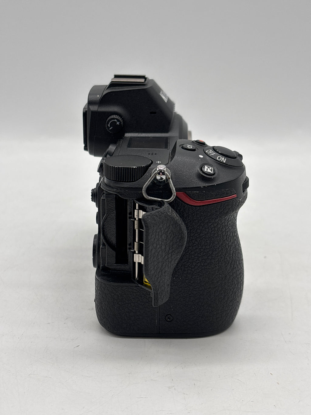 Nikon Z6 Mirrorless w/ NIKKOR Z 24-70mm f/4 S Lens Black - Used