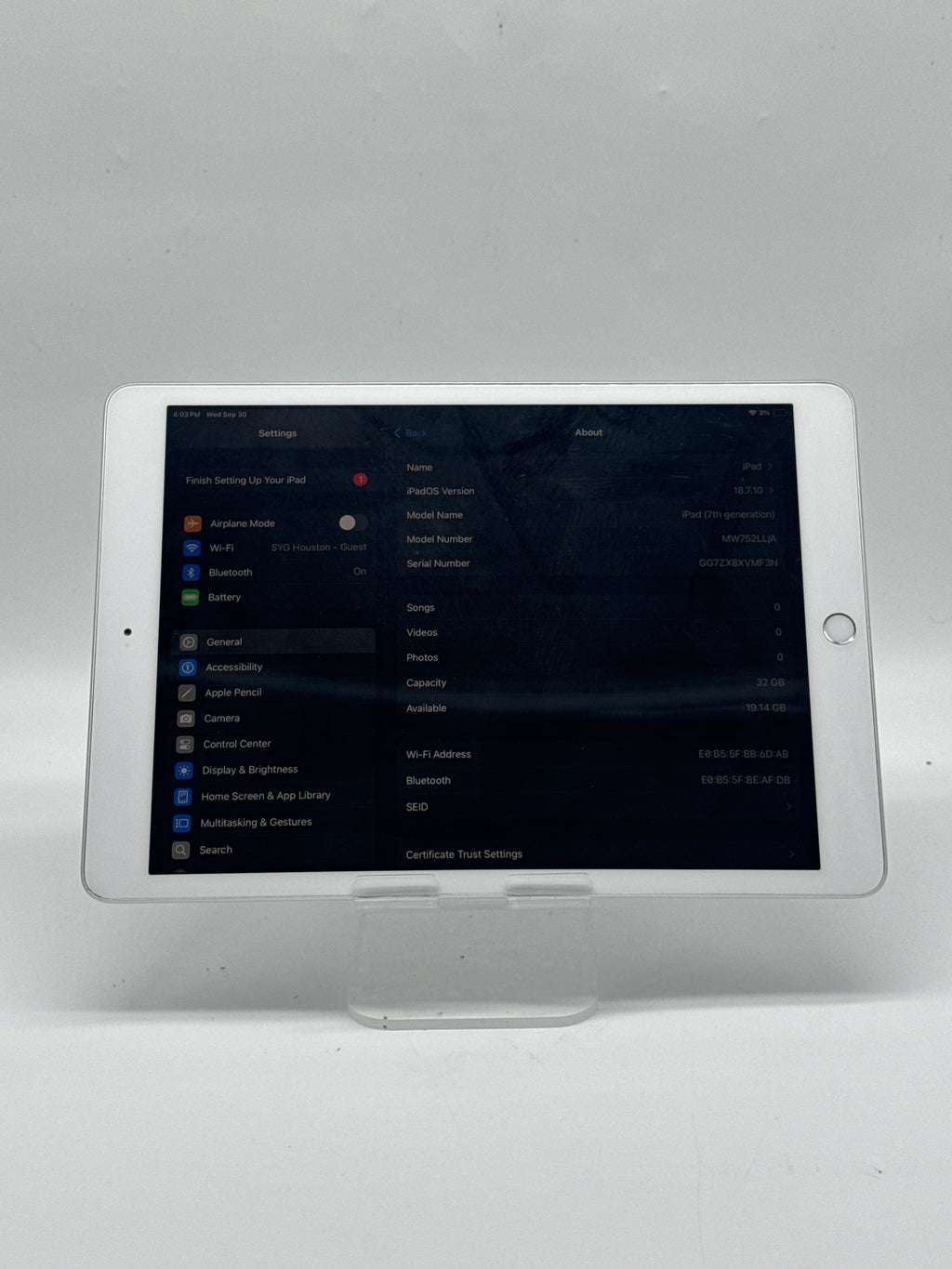 Apple iPad 7th Gen A2197 Wi-Fi 32GB Silver 10.2in - Read