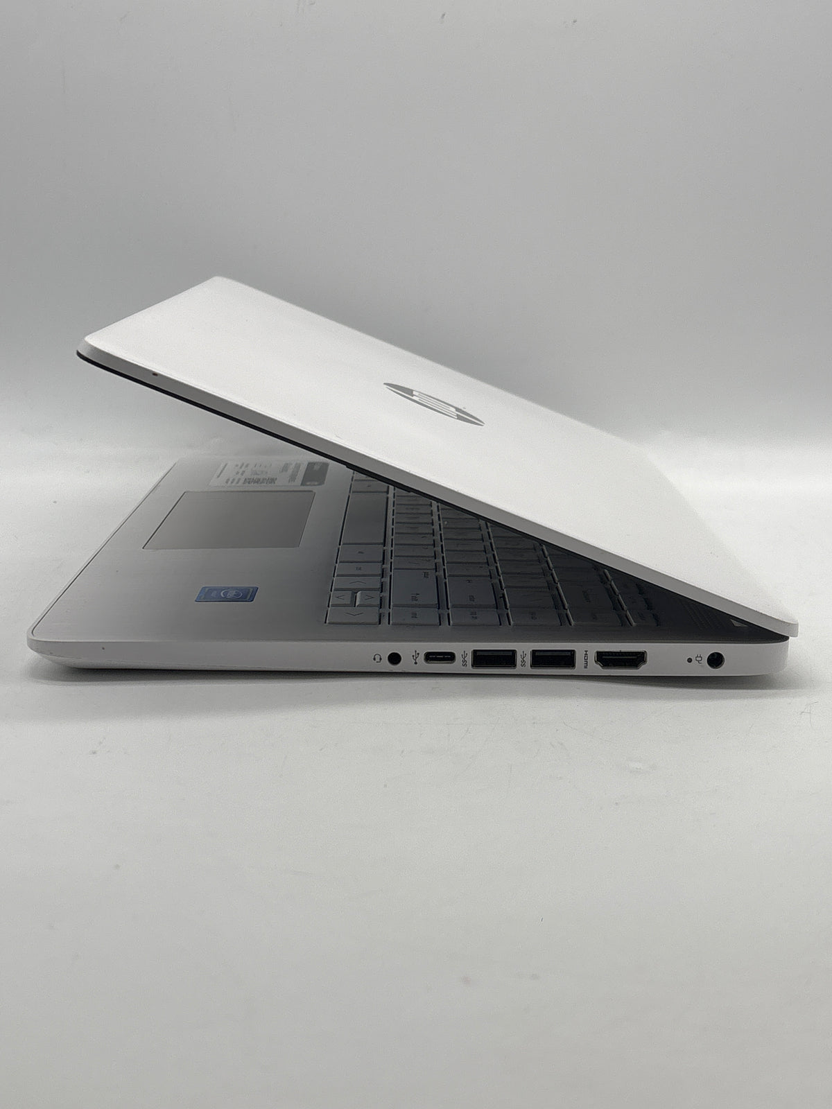 HP 14-dq0052dx 14" Intel Celeron N4120 8GB RAM 64GB SSD White - Used