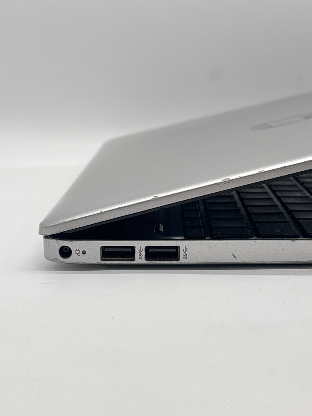 HP 15-dy1051wm i5-1035G1 8GB RAM 256GB SSD - For Parts (Small Cracks on Corners)