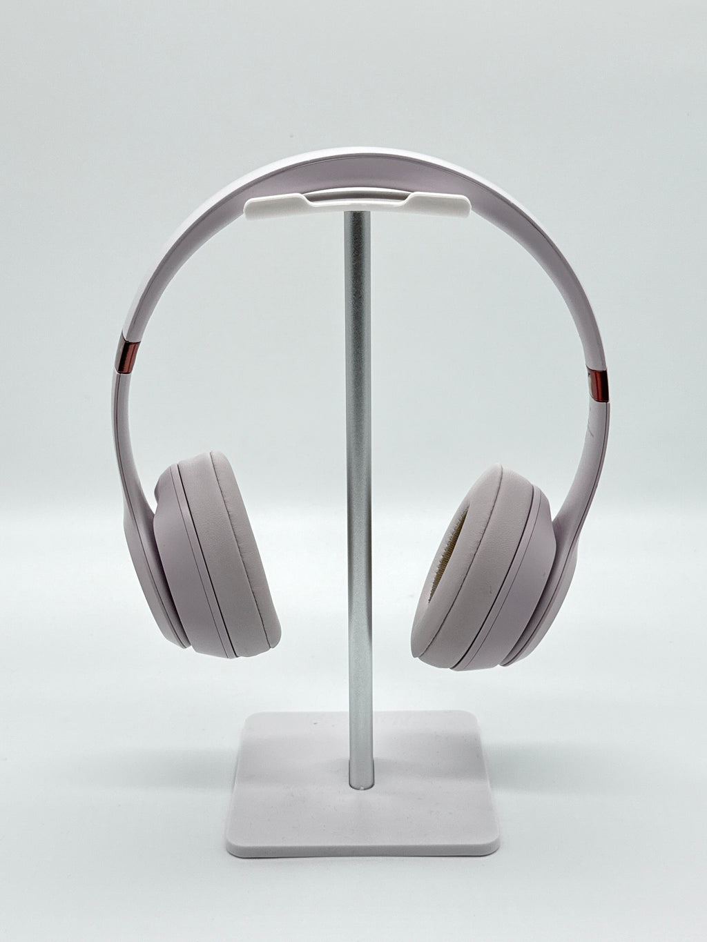Beats by Dr. Dre Solo 4 Headphones 40mm Drivers Bluetooth Pink Used