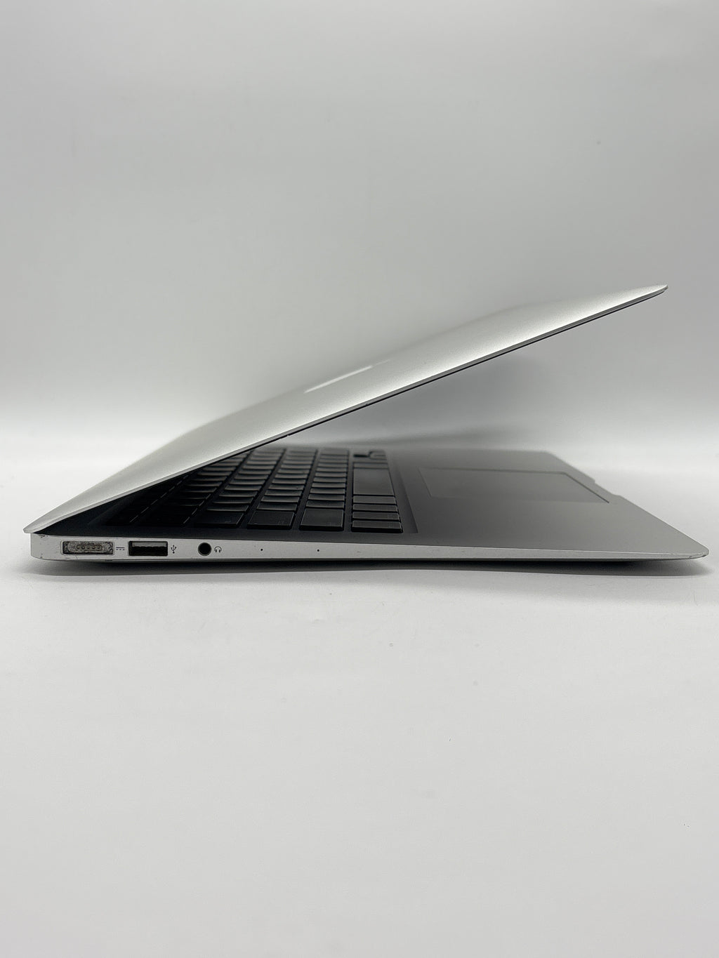 Apple MacBook Air A1466 i5 8GB RAM 256GB SSD