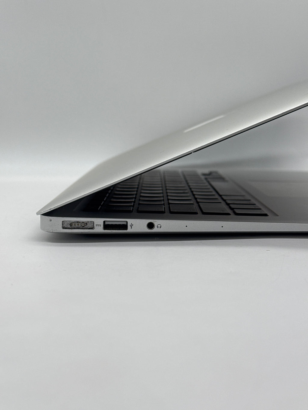 Apple MacBook Air 13" A1466 2015 i5 1.6 GHz 4GB RAM 128GB SSD
