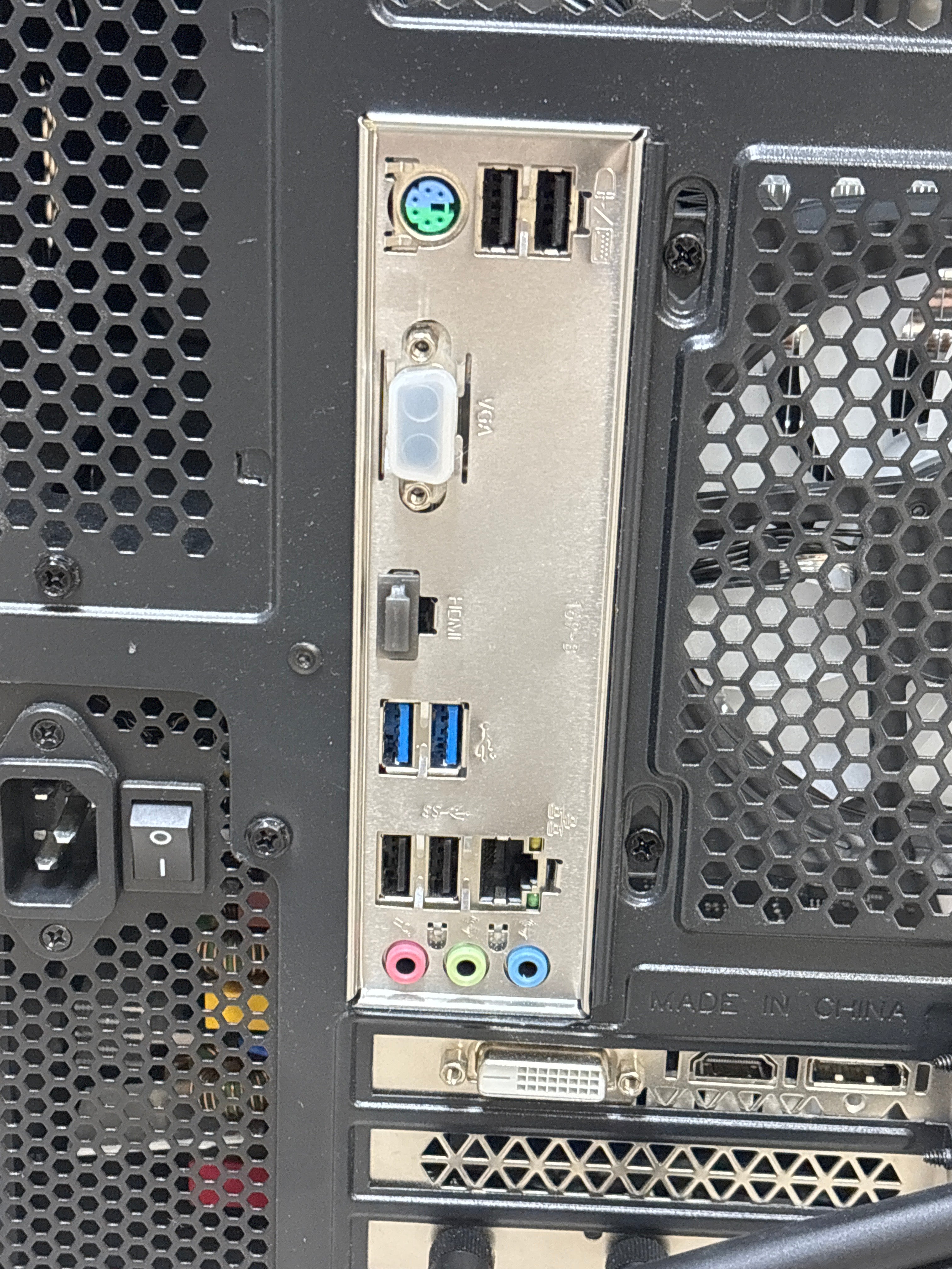 Custom PC Intel Core i5-12400F 16GB RAM 1TB SSD RTX 3050 - Used