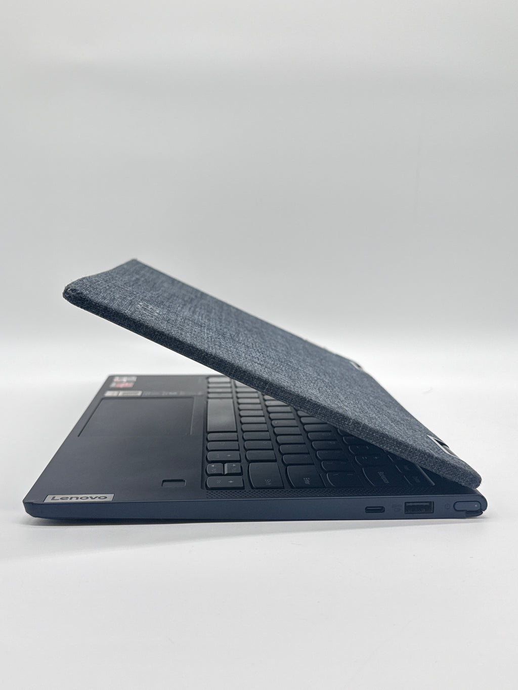 Lenovo Yoga 6 Ryzen 7 4700U 8GB RAM 512GB SSD - Cracked Screen Read