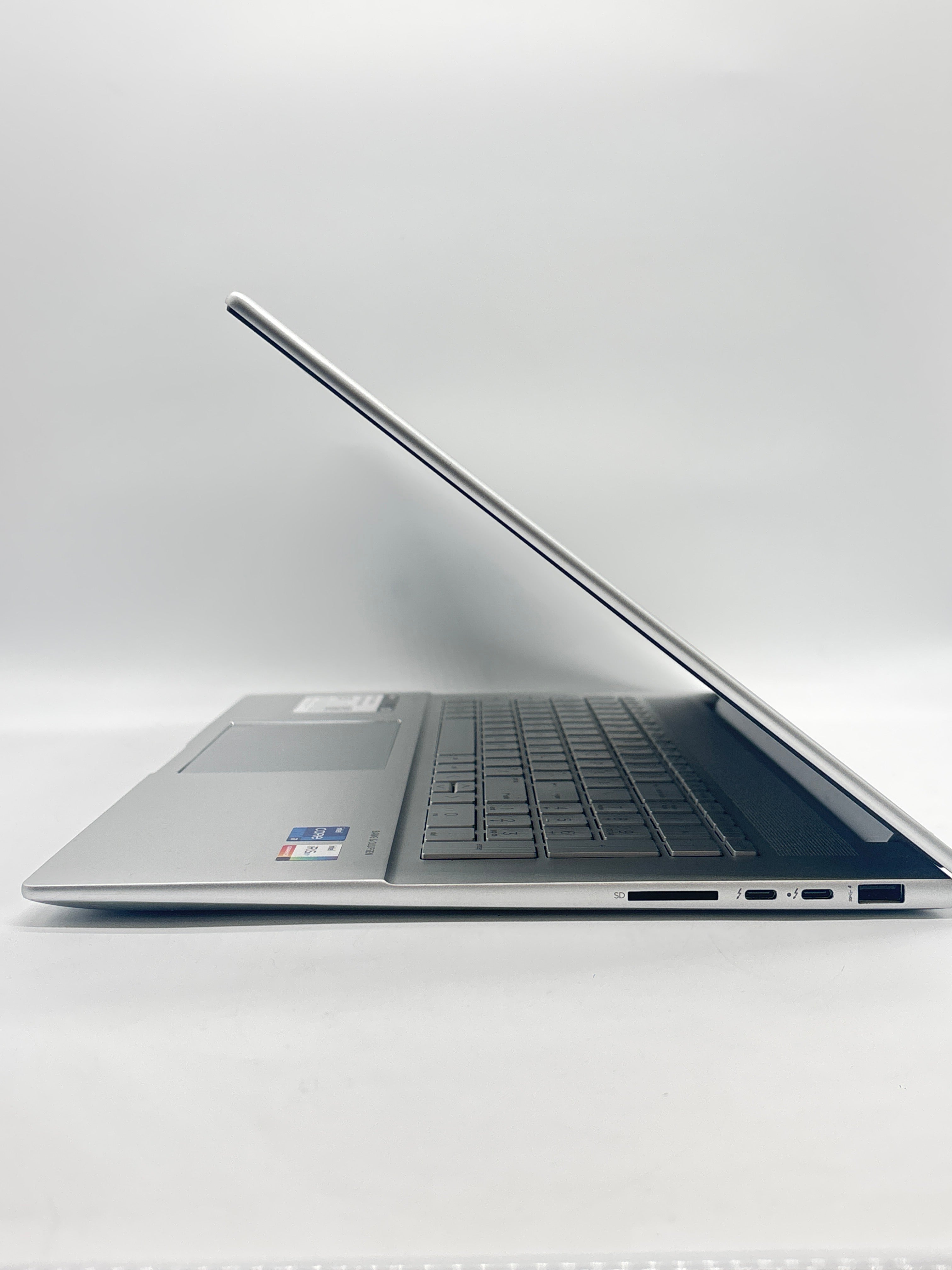 HP Envy Laptop 17-cr0013dx i7-1260P 12GB RAM 512GB SSD Silver - Used