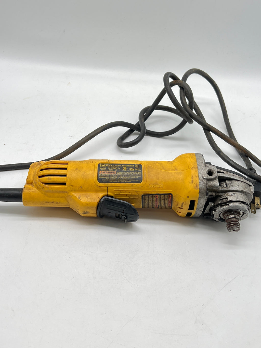 DEWALT DWE4012 4 1/2" Corded ANGLE GRINDER - Used