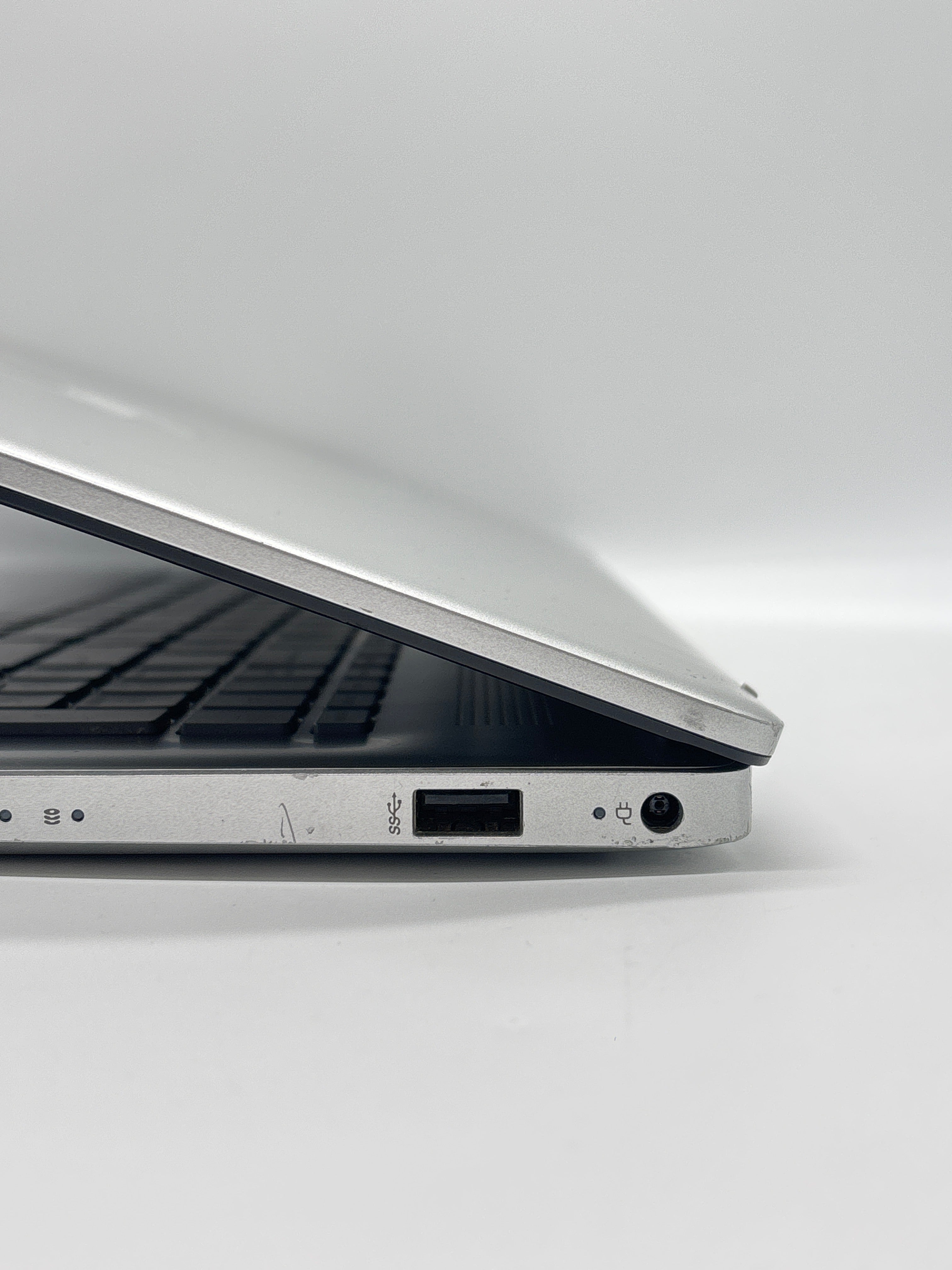 HP 17-cn3053cl i5-1335U 12GB 512GB SSD - For Parts