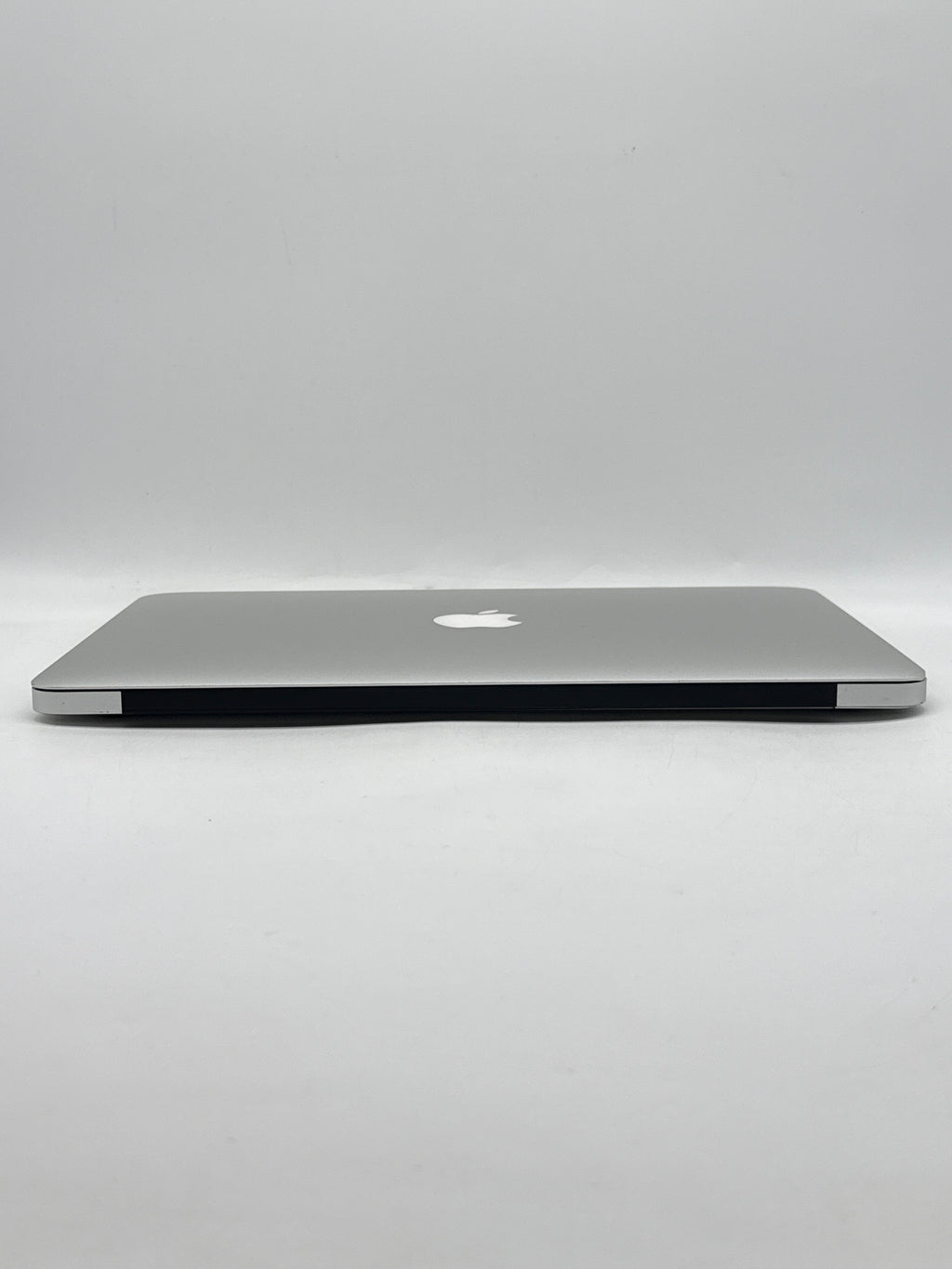 Apple MacBook Air 13" A1466 Core i5 4GB RAM 128GB SSD Silver - For Parts (Read DESC)