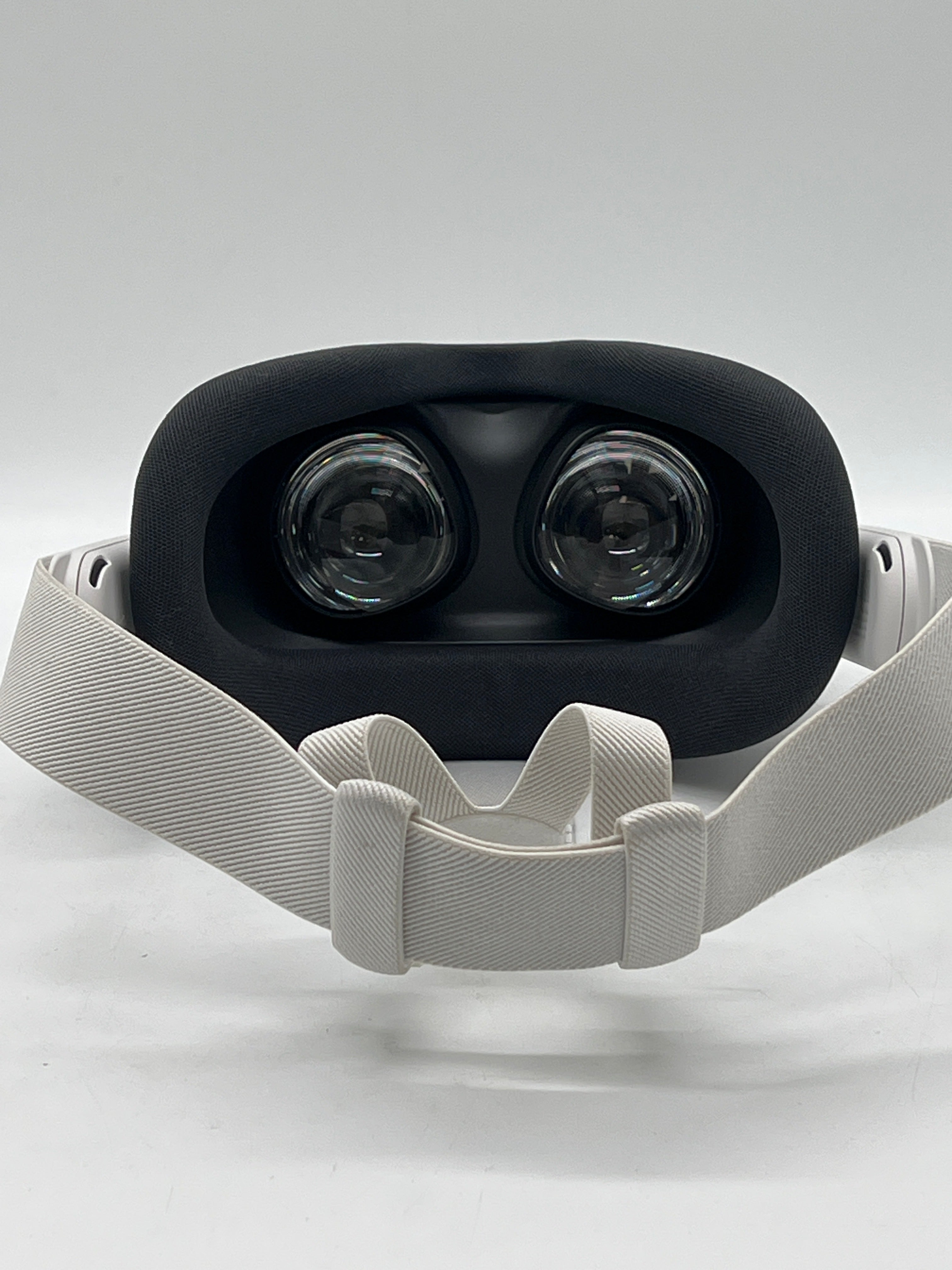 Meta Quest 3s 128GB Standalone VR Headset White - Used with Box