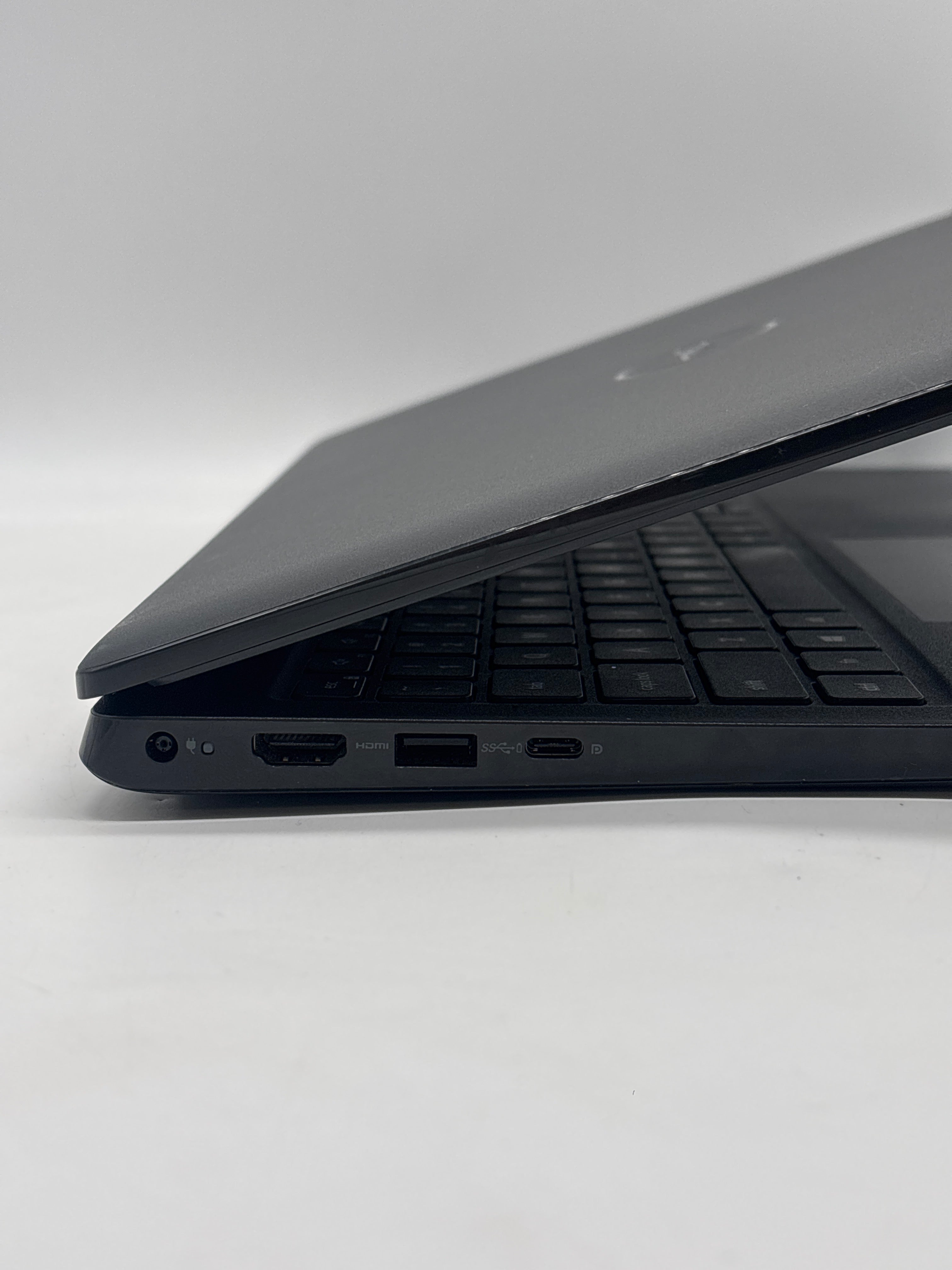Dell Latitude 3520 15.6" i3-1115G4 8GB RAM 256GB SSD - Remotely Managed