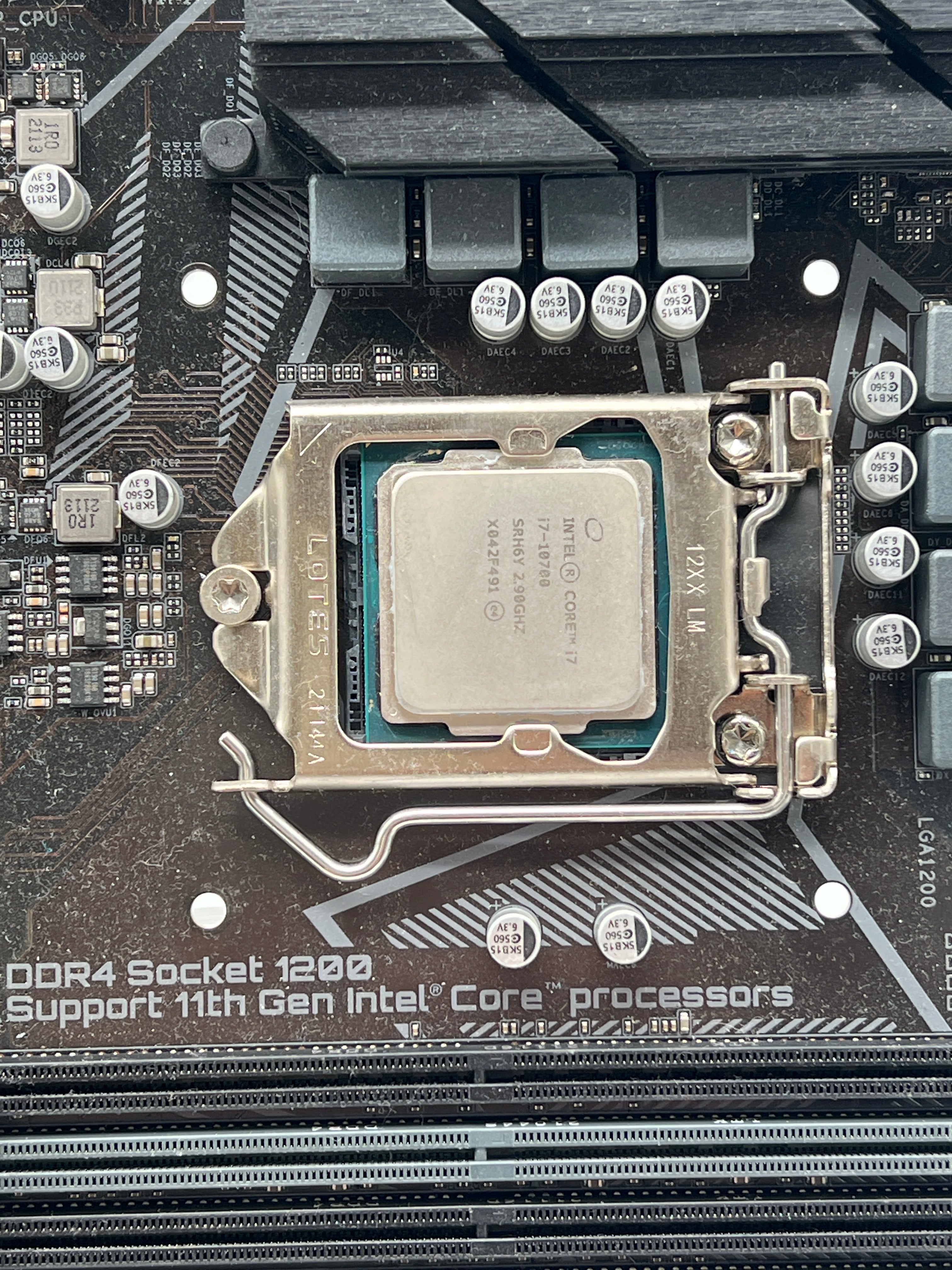 Gigabyte B560 DS3H w/ Intel Core i7-10700 - Used